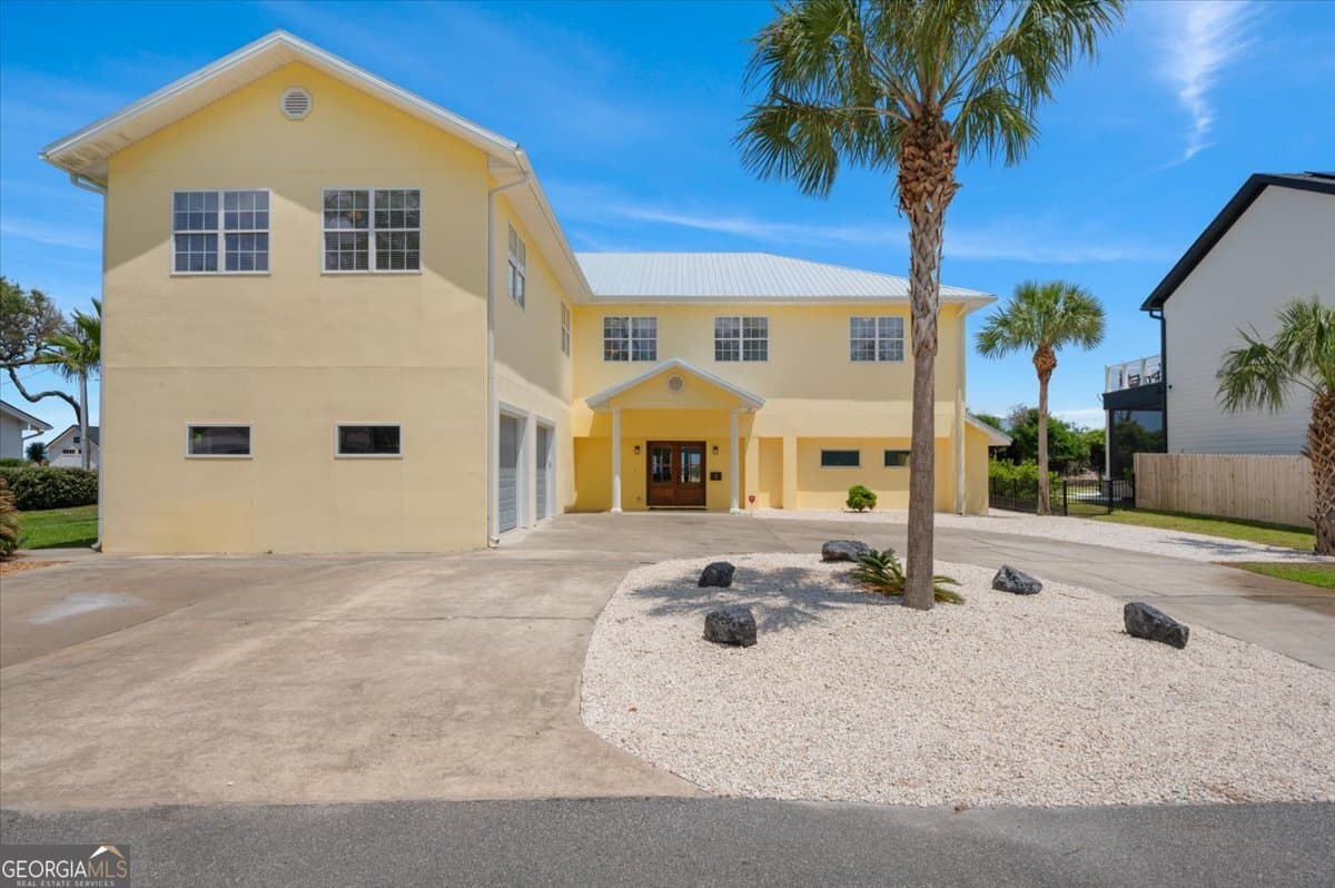 6 bedroom, 5 bathroom, 5,420 sq ft single family residence for sale at 9 Austin Lane, Jekyll Island, GA 31527 — photo 4