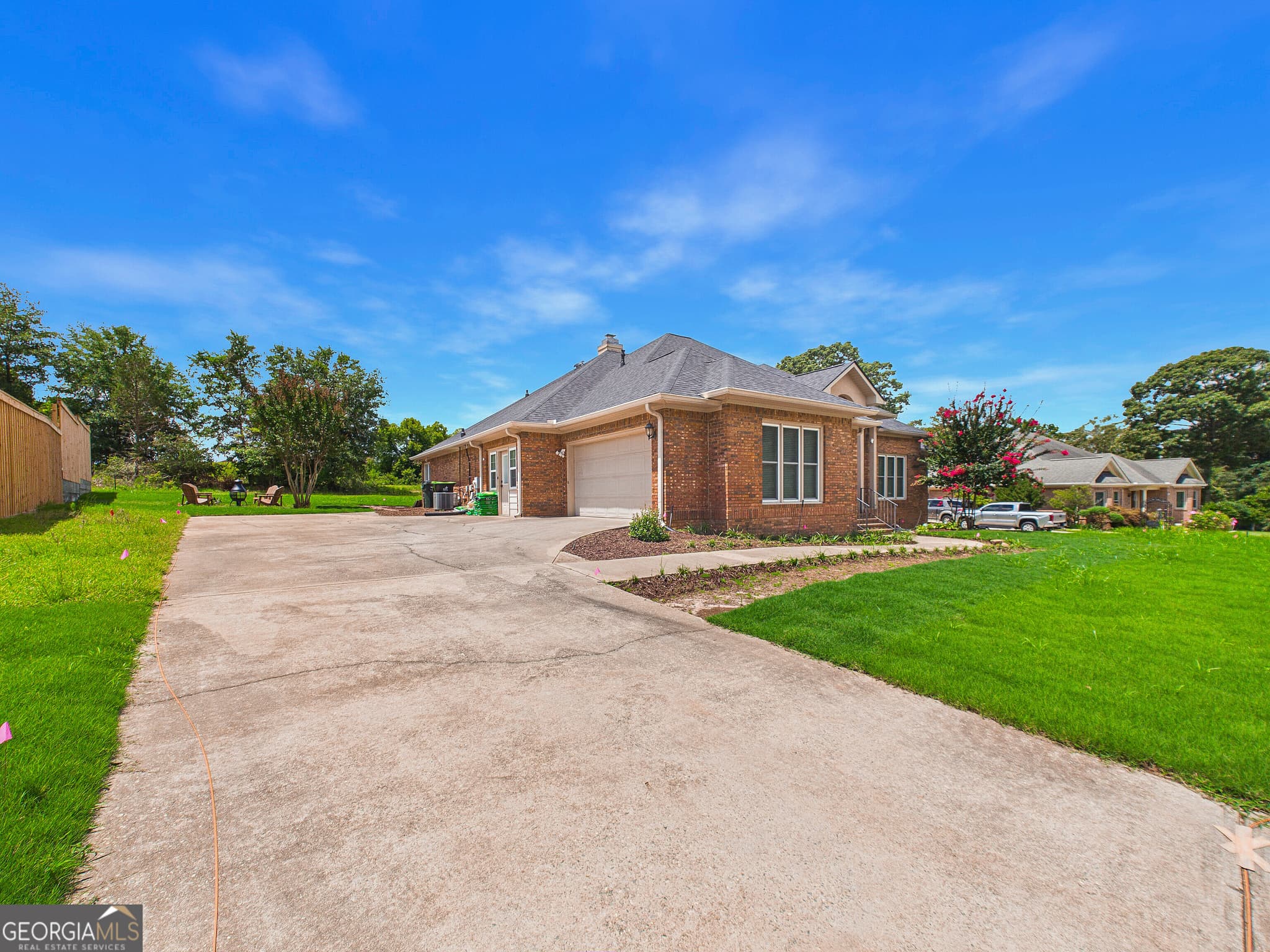 3 bedroom, 2.5 bathroom, 2,820 sq ft single family residence for sale at 115 Raintree Drive, Warner Robins, GA 31088 — photo 3