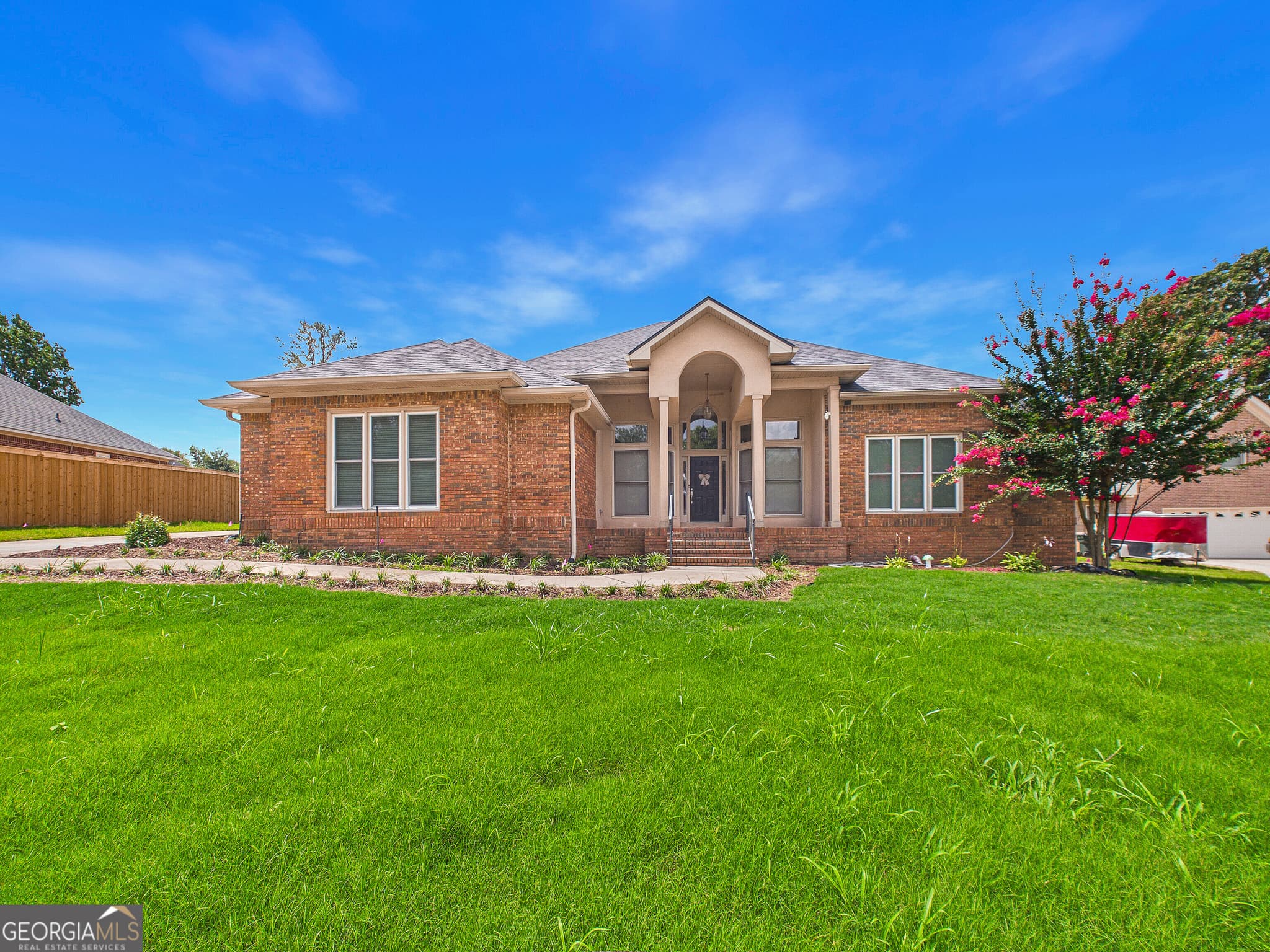 3 bedroom, 2.5 bathroom, 2,820 sq ft single family residence for sale at 115 Raintree Drive, Warner Robins, GA 31088