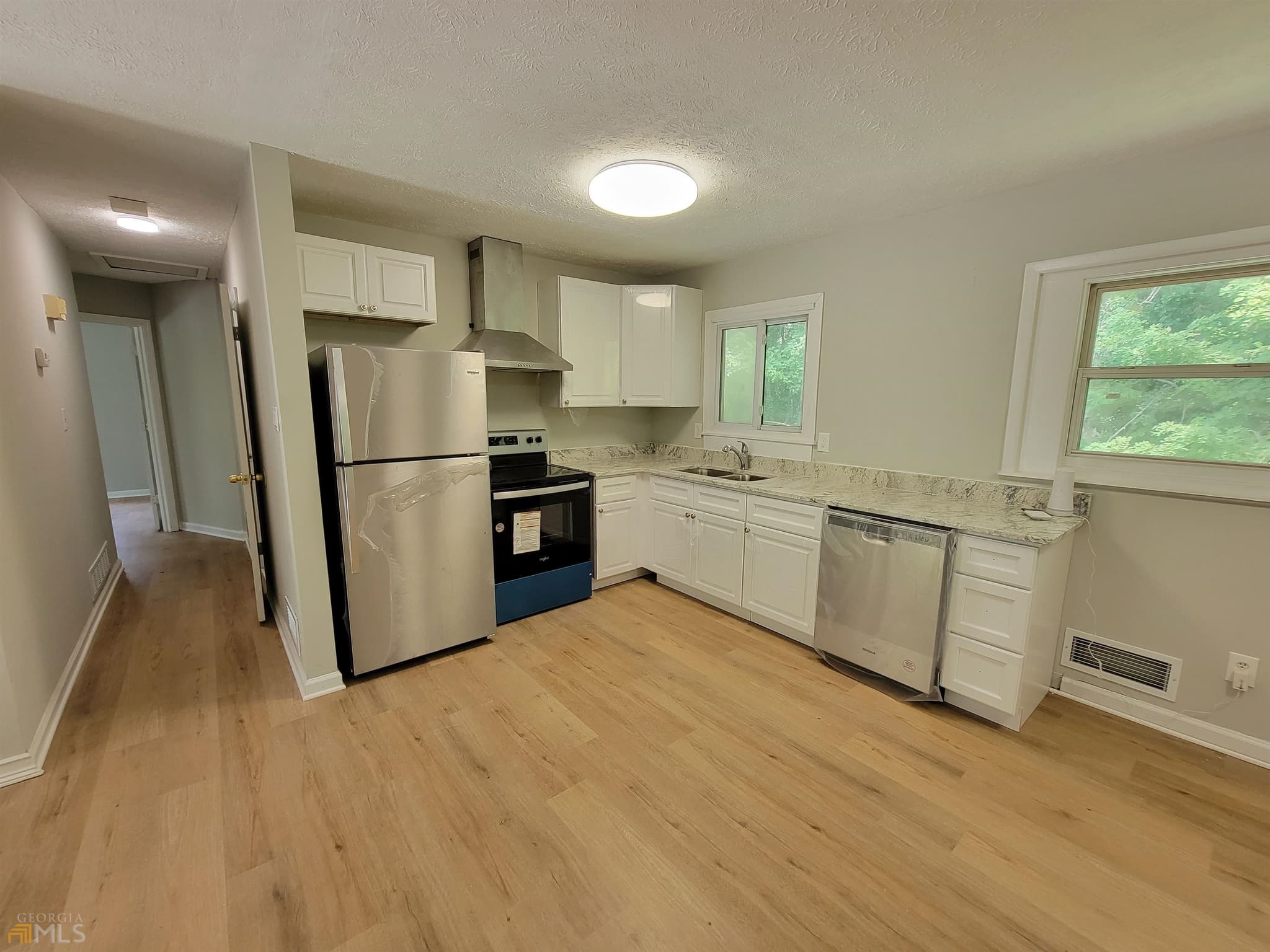 5 bedroom, 2 bathroom, 2,000 sq ft single family residence for rent at 6628 Stark Court, Riverdale, GA 30274 for $1,870 a month — photo 3