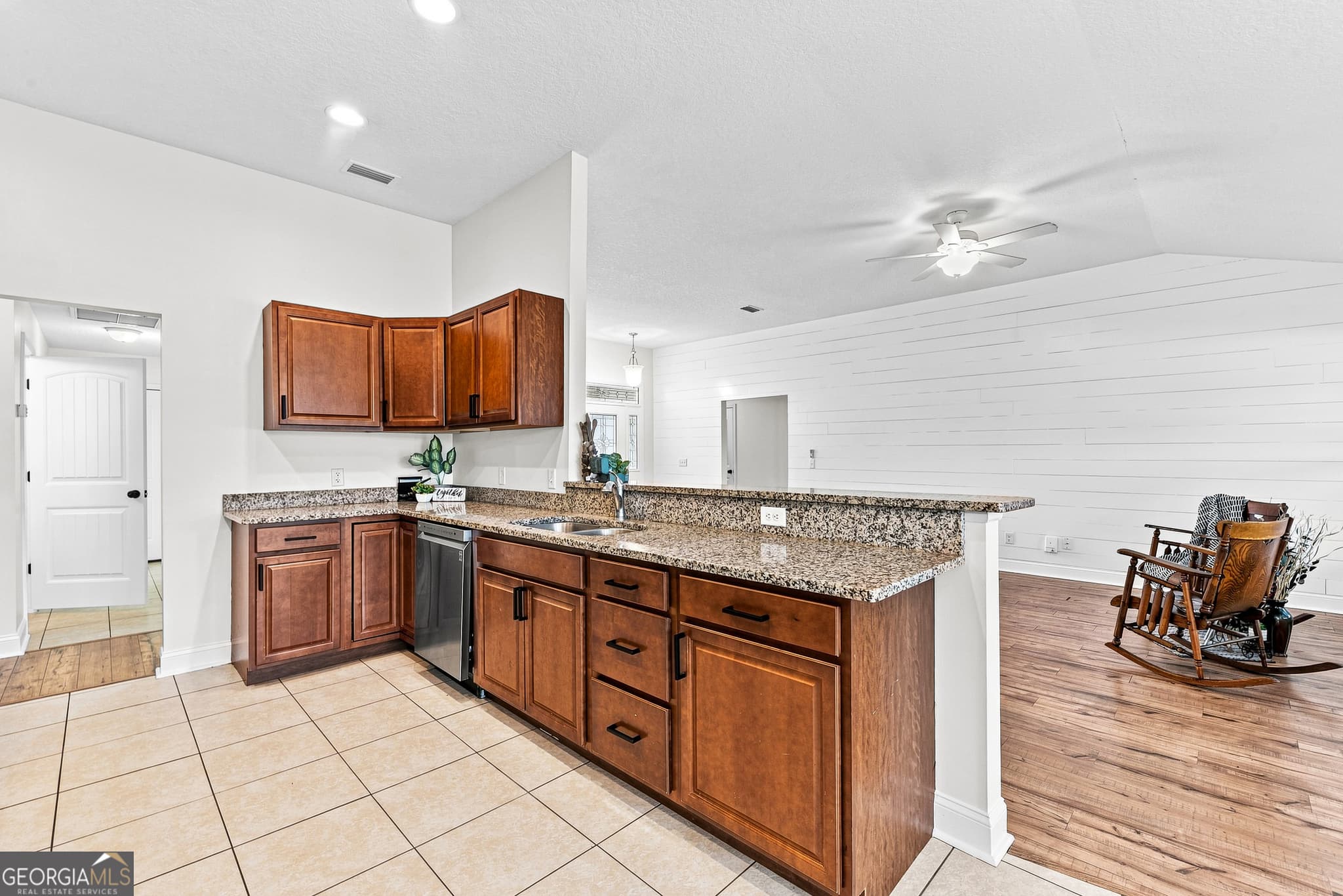 4 bedroom, 2.5 bathroom, 1,955 sq ft single family residence for sale at 234 Hide Away Lake Drive, Kingsland, GA 31548 — photo 6
