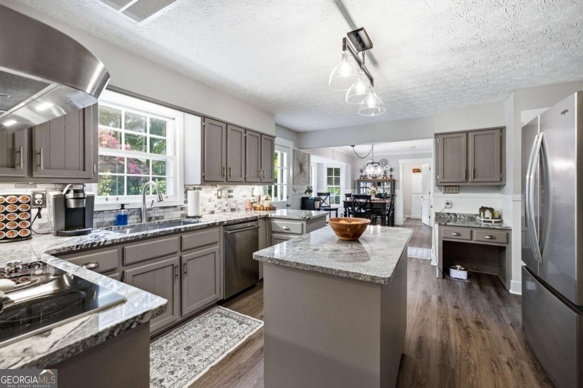 4 bedroom, 2.5 bathroom, 2,948 sq ft single family residence for sale at 526 Wagon Wheel Climb, Lawrenceville, GA 30044 — photo 6