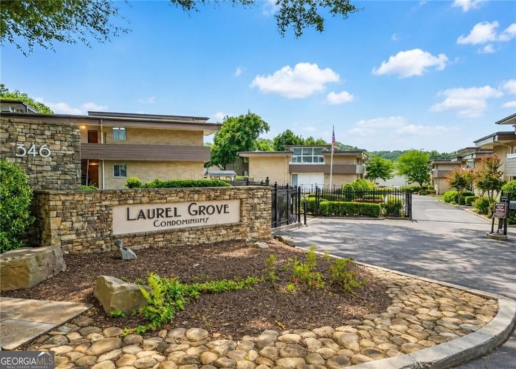 2 bedroom, 2 bathroom, 1,176 sq ft condominium for rent at 346 Carpenter Drive APT 16, Sandy Springs, GA 30328 for $1,895 a month — photo 2