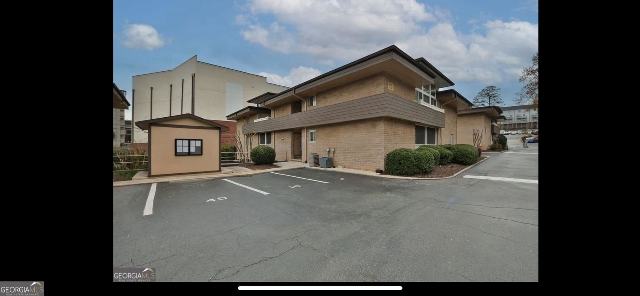 2 bedroom, 2 bathroom, 1,176 sq ft condominium for rent at 346 Carpenter Drive APT 16, Sandy Springs, GA 30328 for $1,895 a month — photo 3