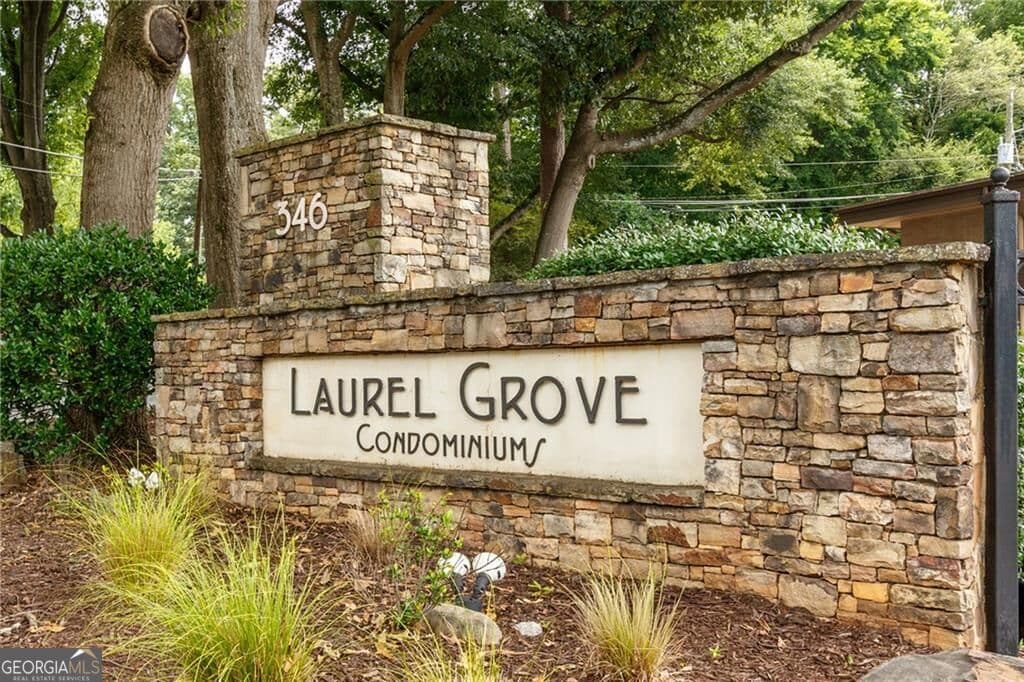 2 bedroom, 2 bathroom, 1,176 sq ft condominium for rent at 346 Carpenter Drive APT 16, Sandy Springs, GA 30328 for $1,895 a month — photo 1 of 17