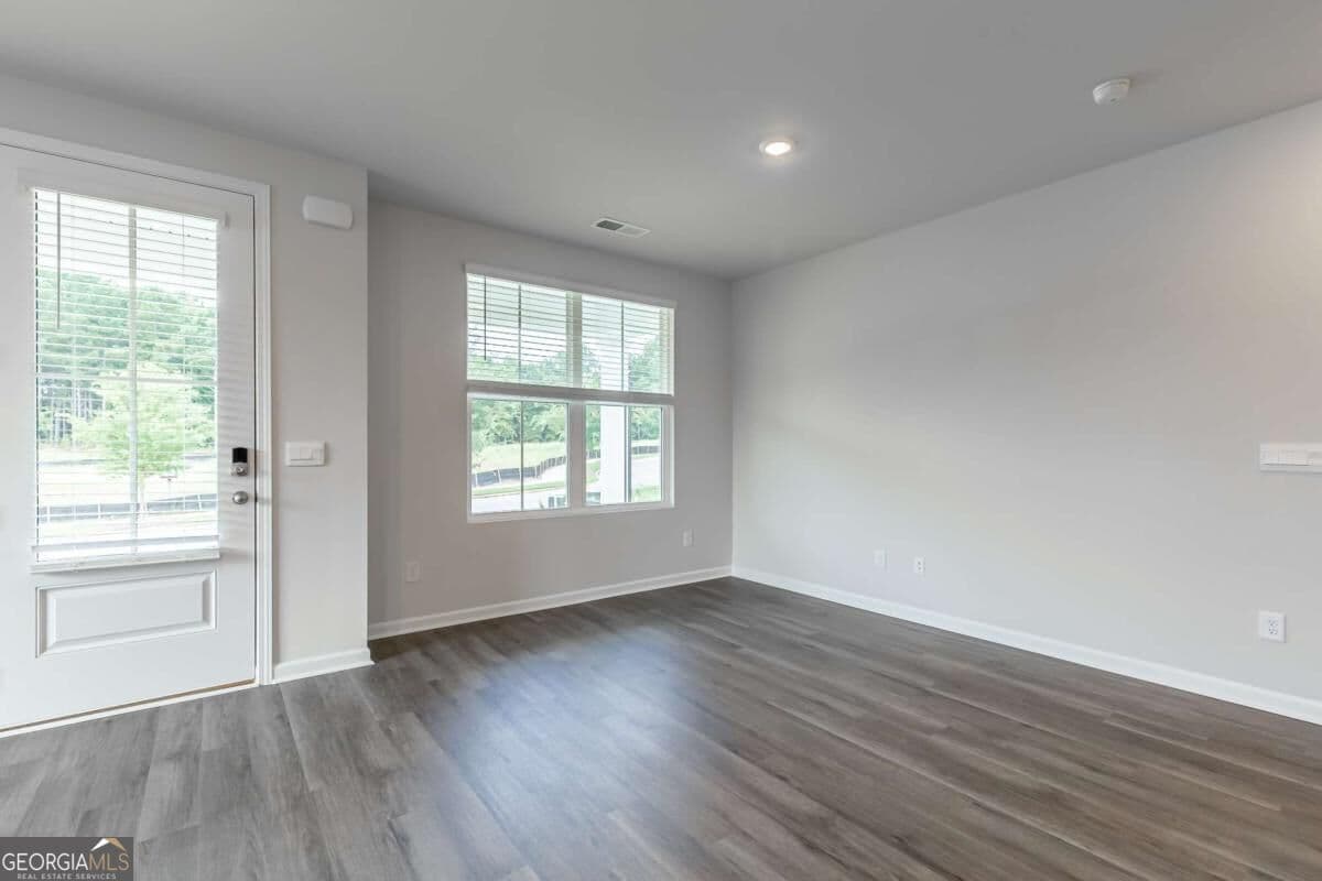 3 bedroom, 2.5 bathroom, 1,810 sq ft single family residence for sale at 607 Cantor Way, Monroe, GA 30655 — photo 7