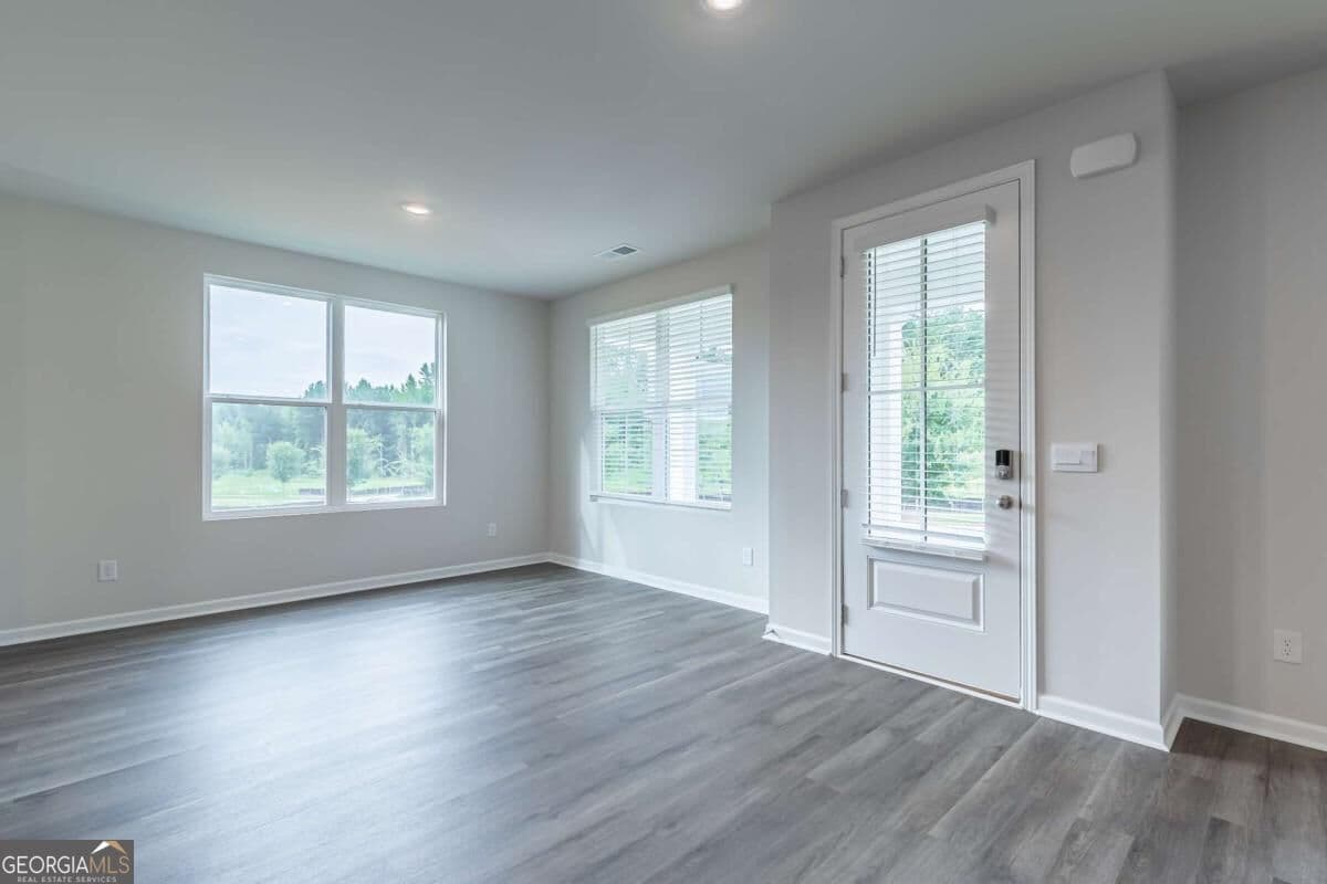 3 bedroom, 2.5 bathroom, 1,810 sq ft single family residence for sale at 607 Cantor Way, Monroe, GA 30655 — photo 5