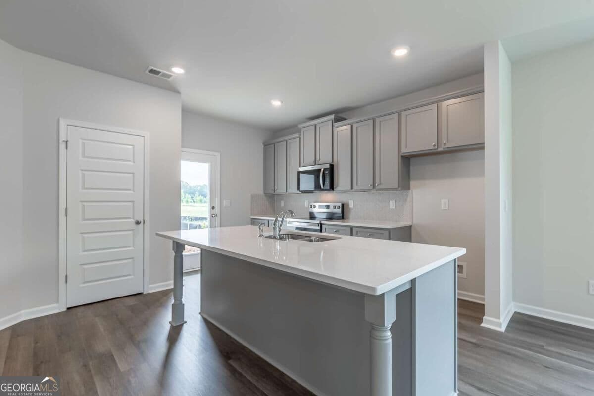 3 bedroom, 2.5 bathroom, 1,810 sq ft single family residence for sale at 607 Cantor Way, Monroe, GA 30655 — photo 9