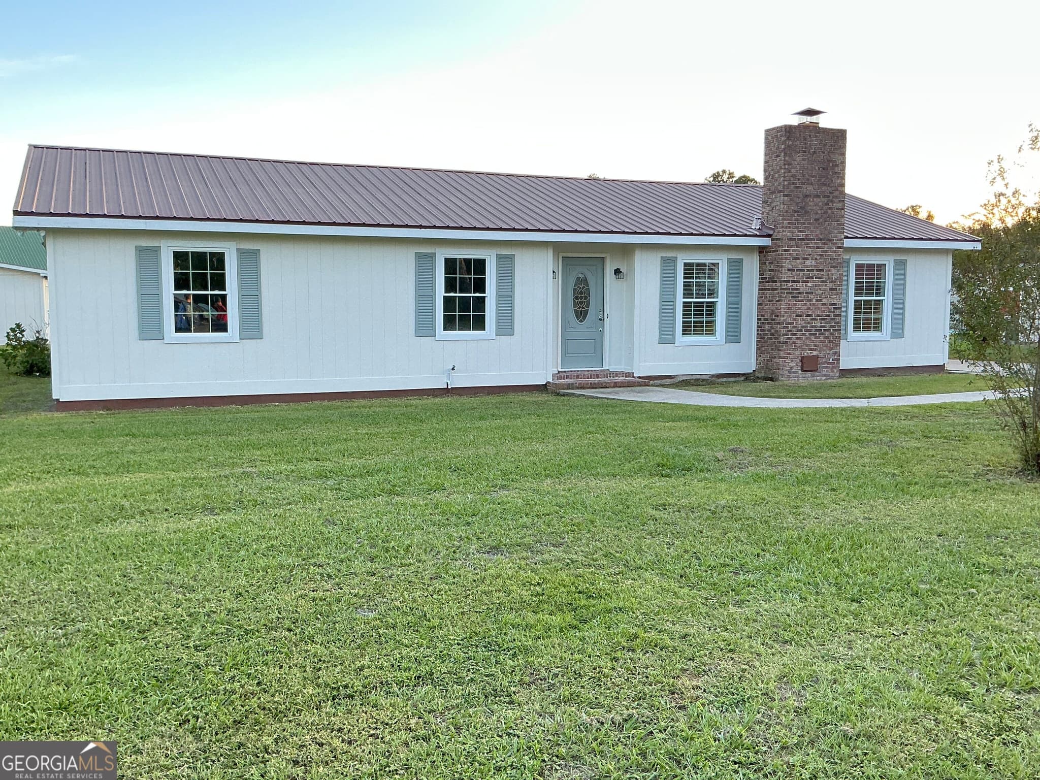 3 bedroom, 2 bathroom, 2,032 sq ft single family residence for sale at 1925 Elaine Avenue, Waycross, GA 31503 — photo 1 of 21