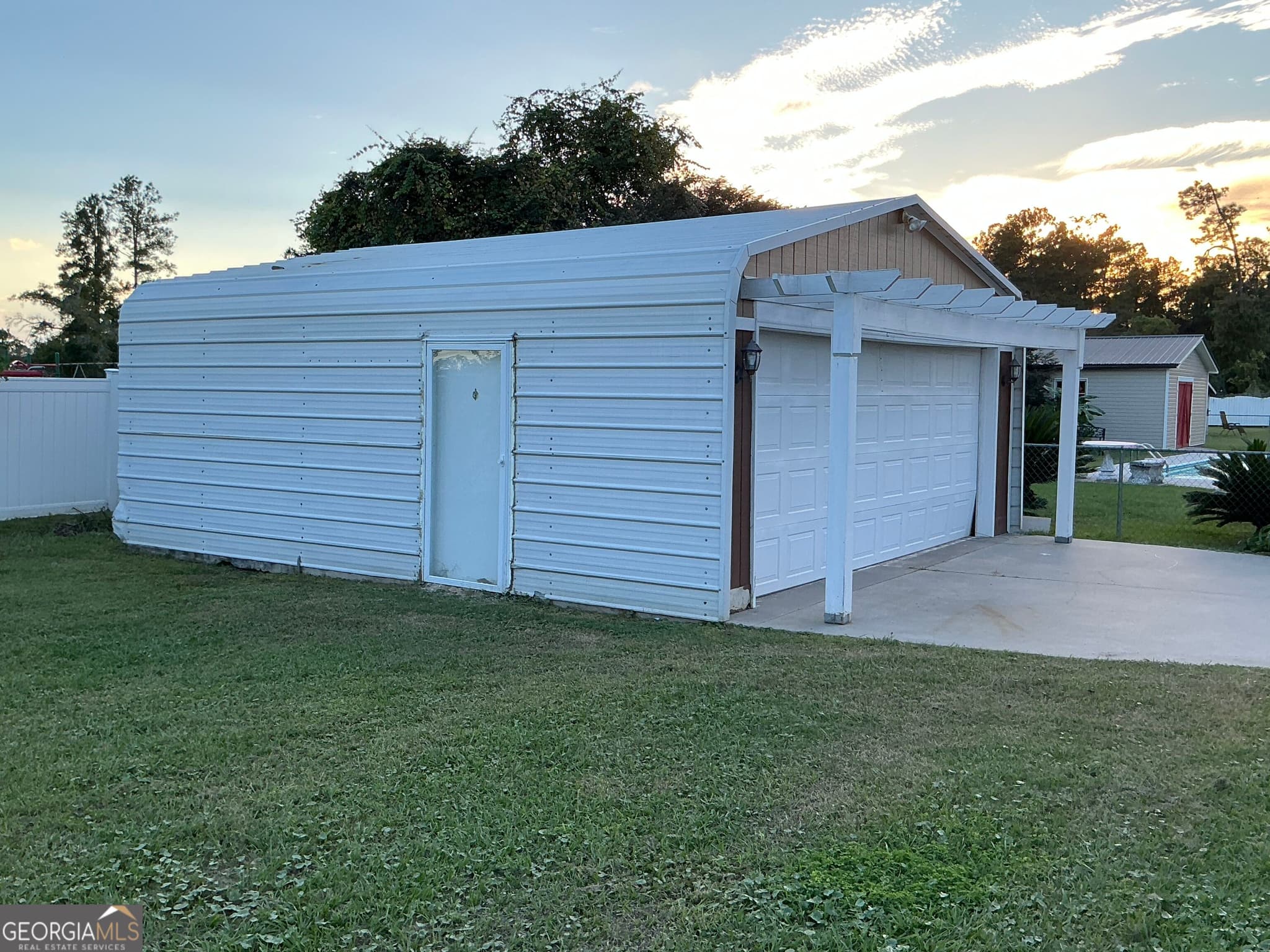 3 bedroom, 2 bathroom, 2,032 sq ft single family residence for sale at 1925 Elaine Avenue, Waycross, GA 31503 — photo 4