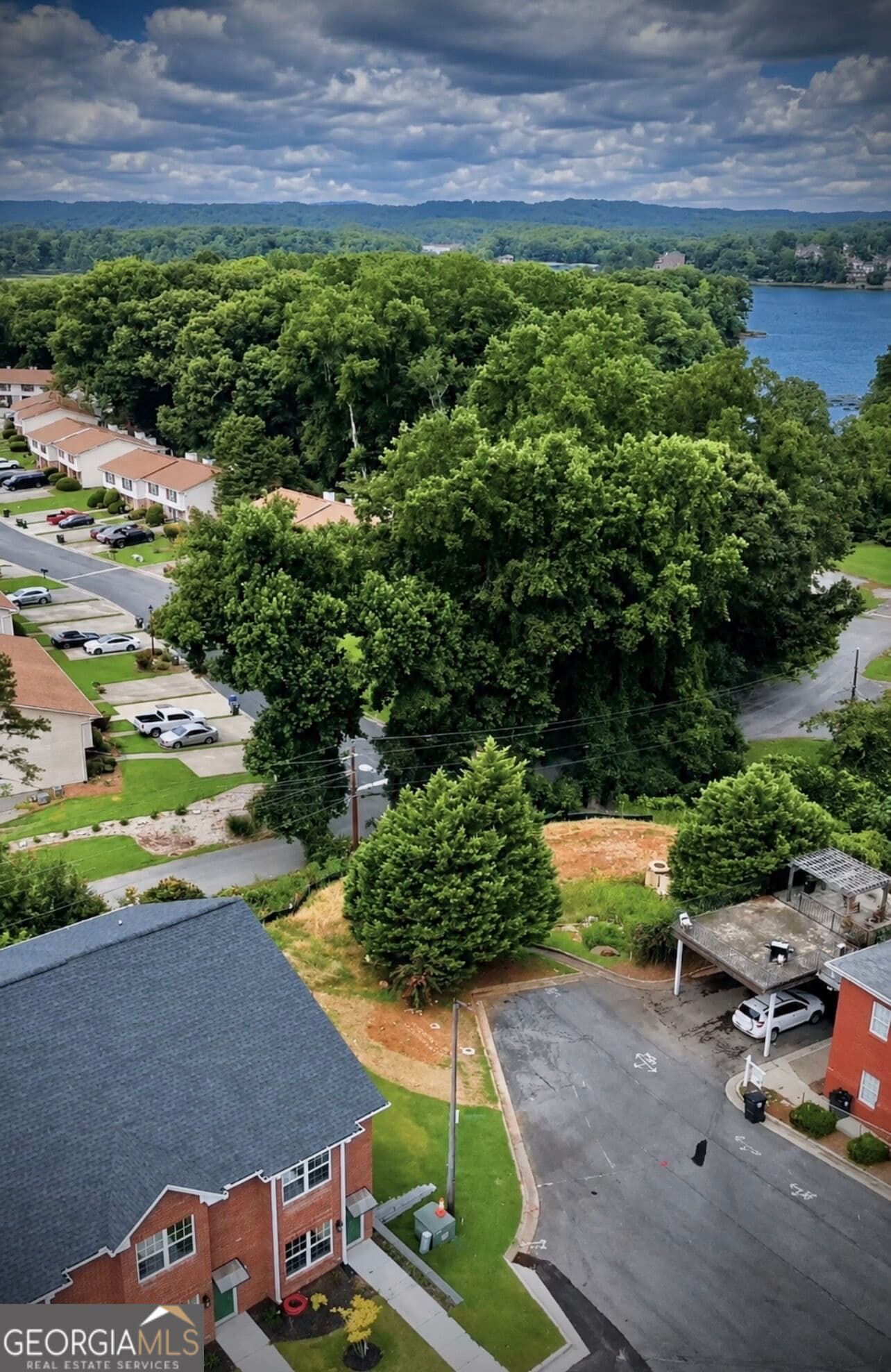 3 bedroom, 2 bathroom, 1,500 sq ft condominium for sale at 2451 Terrace View, Gainesville, GA 30501 — photo 5
