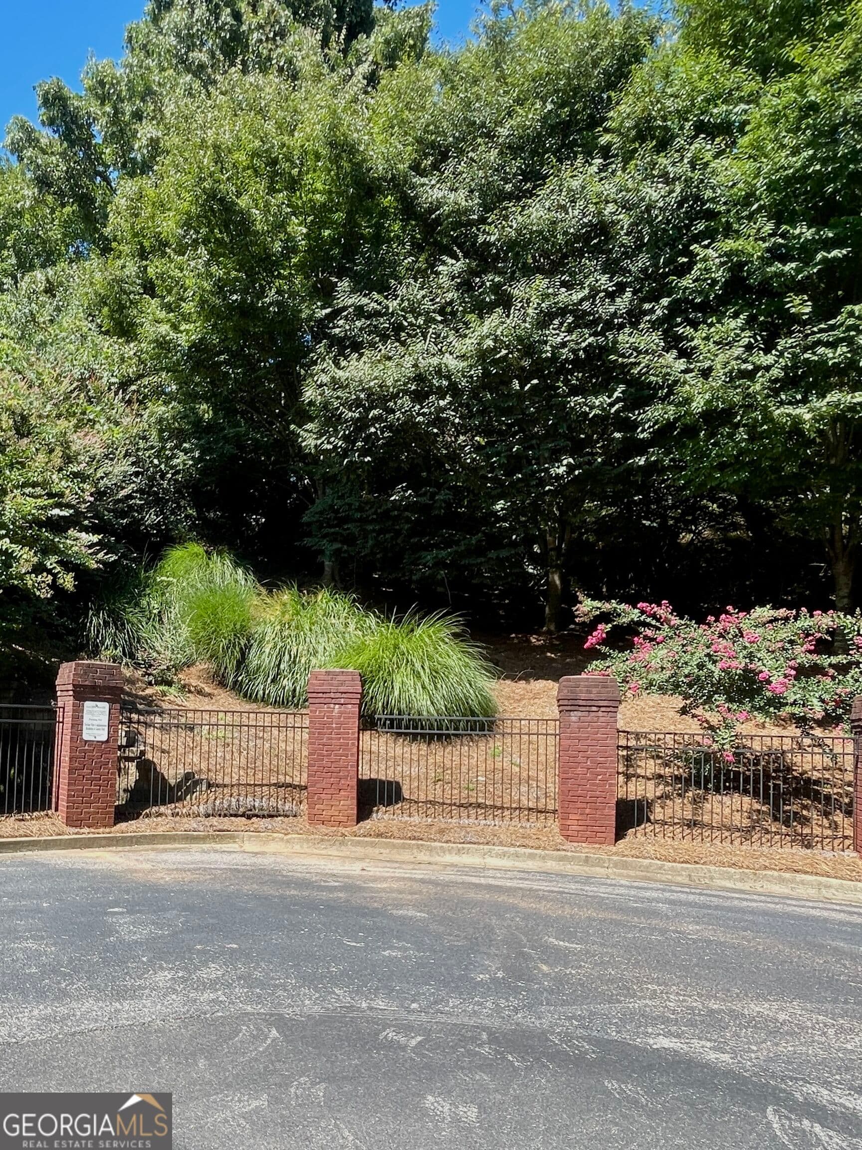 3 bedroom, 2 bathroom, 1,500 sq ft condominium for sale at 2451 Terrace View, Gainesville, GA 30501 — photo 10
