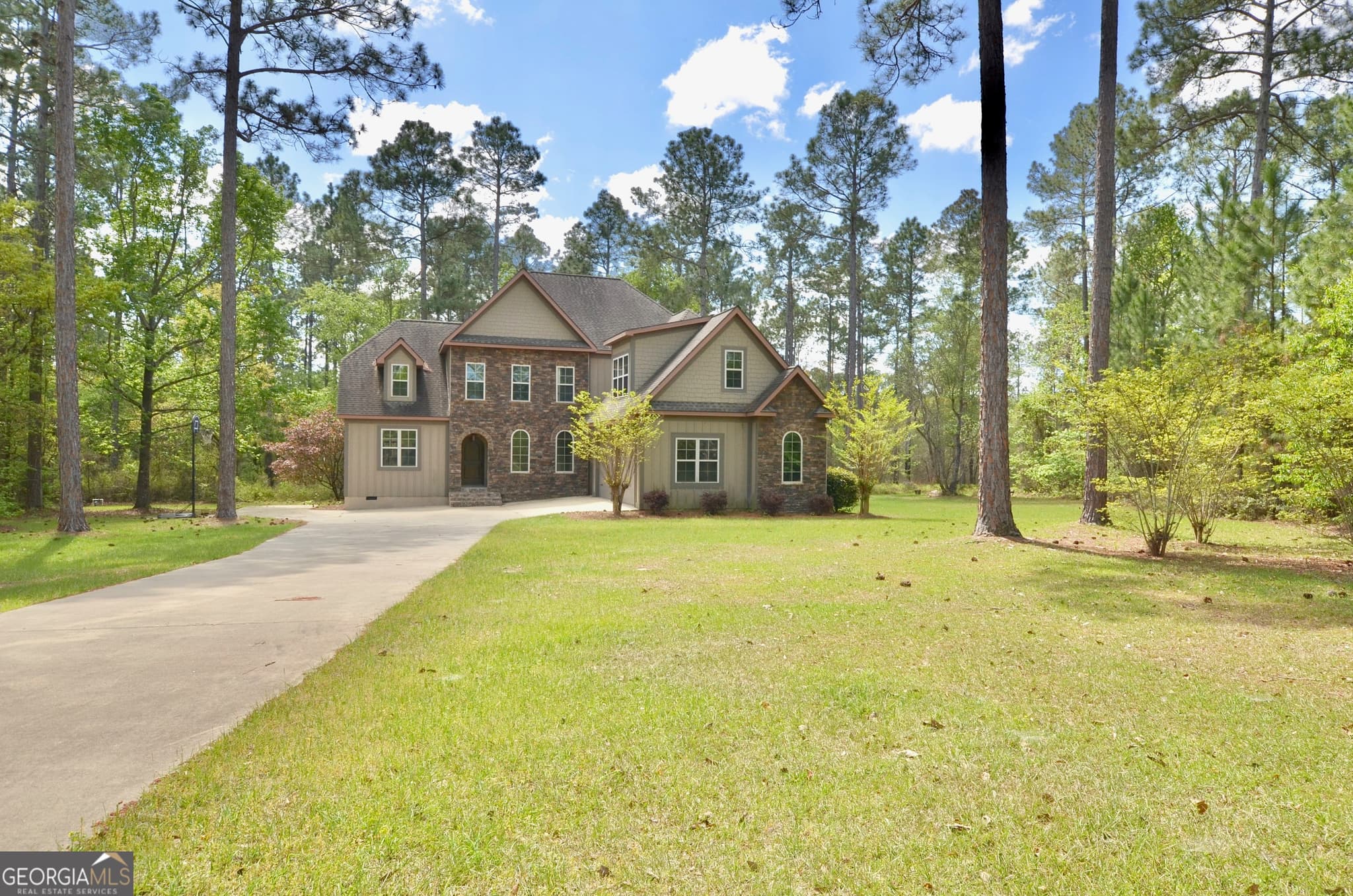 6 bedroom, 4 bathroom, 3,391 sq ft single family residence for sale at 438 Highland Lakes Drive, Eastman, GA 31023 — photo 3