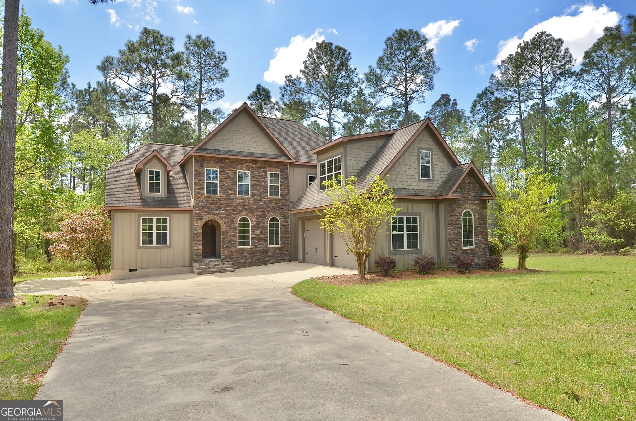 6 bedroom, 4 bathroom, 3,391 sq ft single family residence for sale at 438 Highland Lakes Drive, Eastman, GA 31023 — photo 4