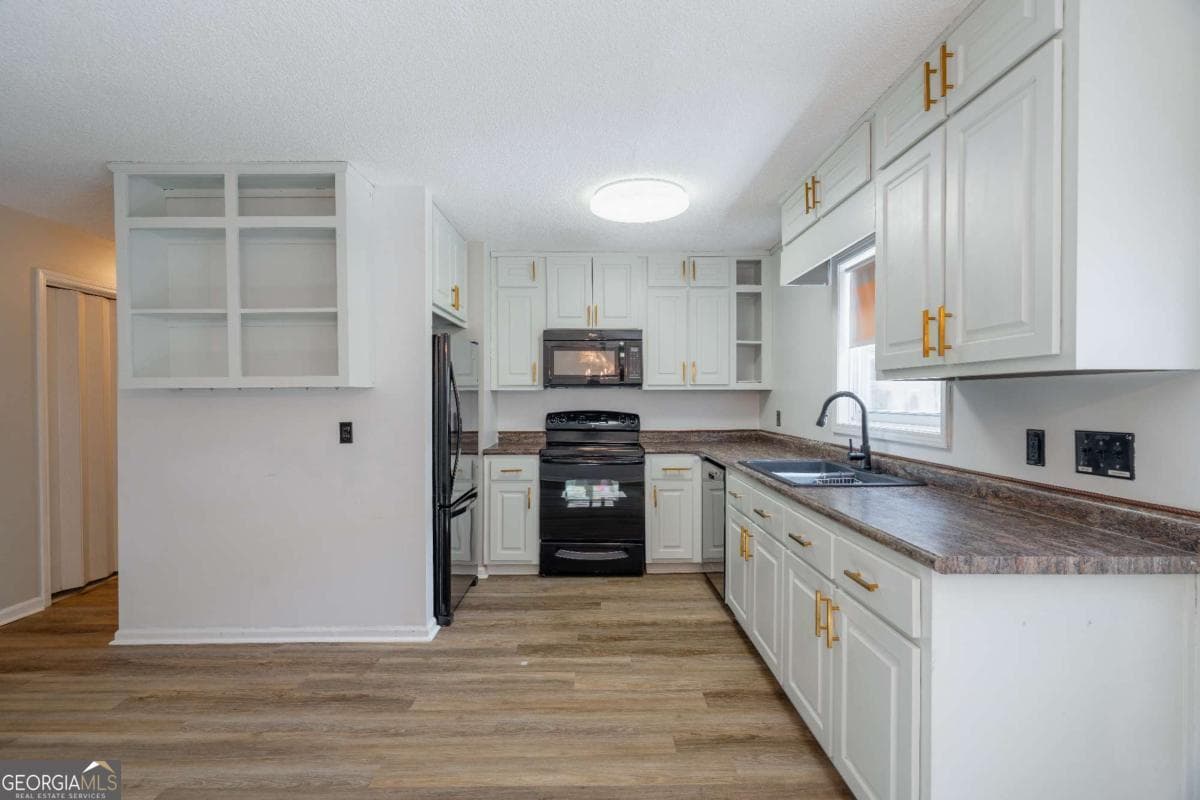 3 bedroom, 2 bathroom, 1,334 sq ft single family residence for sale at 3230 Halifax Drive, Cumming, GA 30041 — photo 7