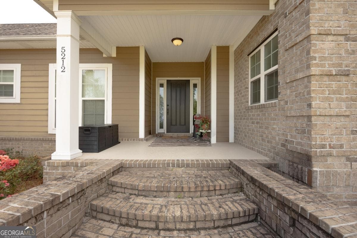 4 bedroom, 3 bathroom, 2,800 sq ft single family residence under contract at 5212 Canady Court, Statesboro, GA 30461 — photo 2