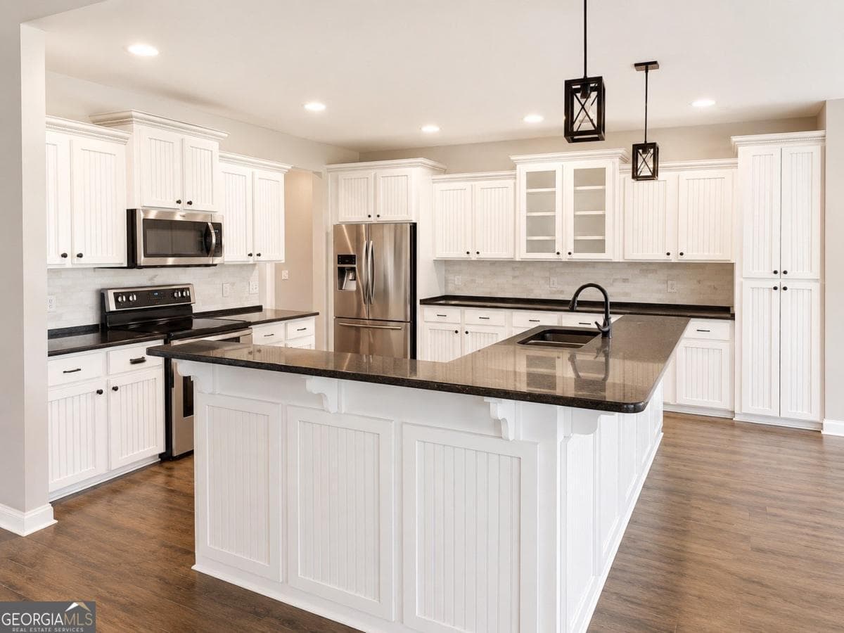 4 bedroom, 3 bathroom, 2,800 sq ft single family residence under contract at 5212 Canady Court, Statesboro, GA 30461 — photo 3