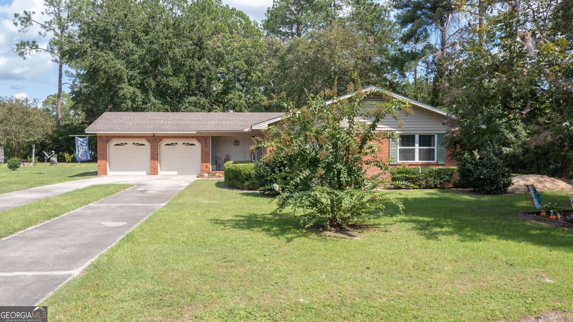 3 bedroom, 2 bathroom, 1,570 sq ft single family residence for sale at 2300 Walnut Lane, Waycross, GA 31501 — photo 6
