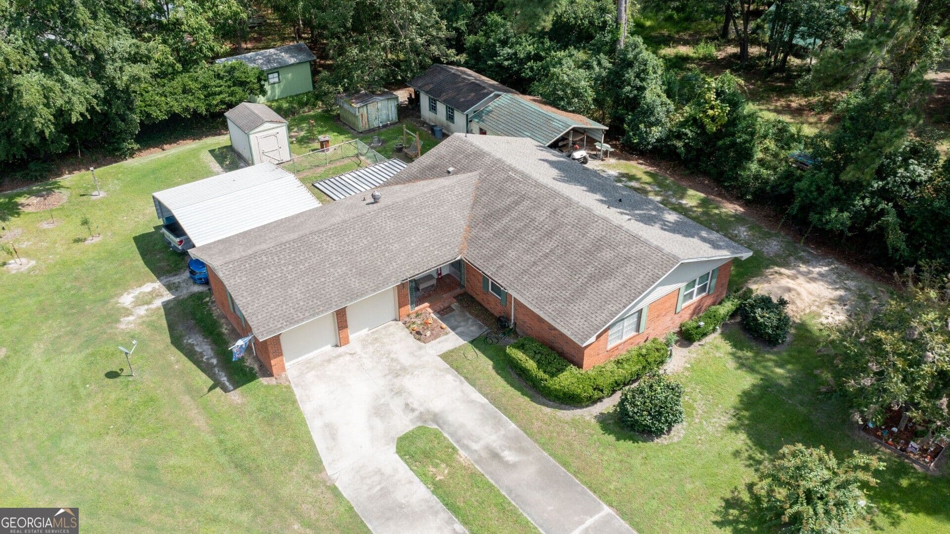 3 bedroom, 2 bathroom, 1,570 sq ft single family residence for sale at 2300 Walnut Lane, Waycross, GA 31501 — photo 7
