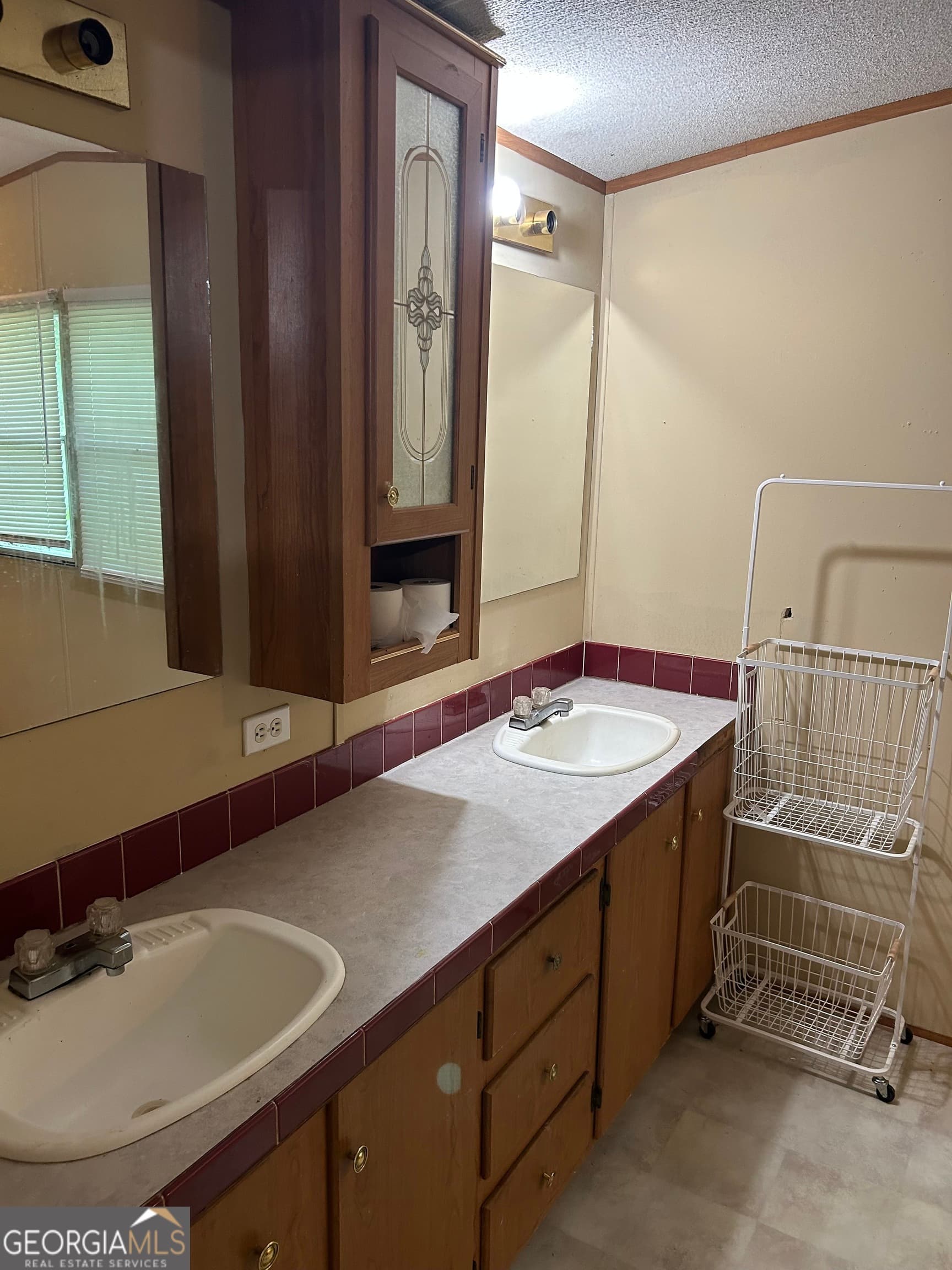 3 bedroom, 2 bathroom, 1,216 sq ft manufactured home,single family residence for sale at 54 Skyland Drive, Locust Grove, GA 30248 — photo 5