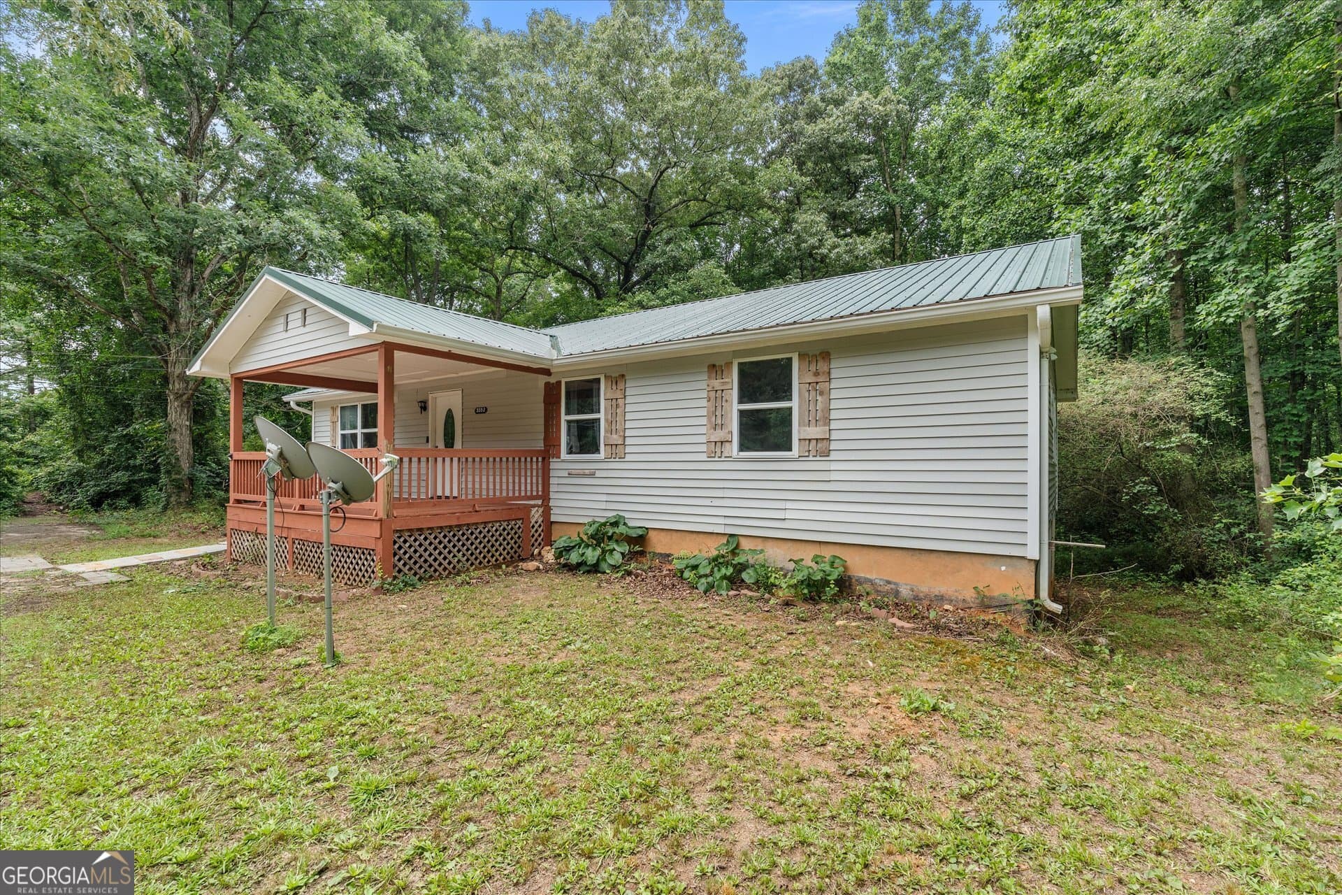 3 bedroom, 2 bathroom, 1,500 sq ft single family residence for sale at 5552 Smithfield Road, Bowdon, GA 30108 — photo 2
