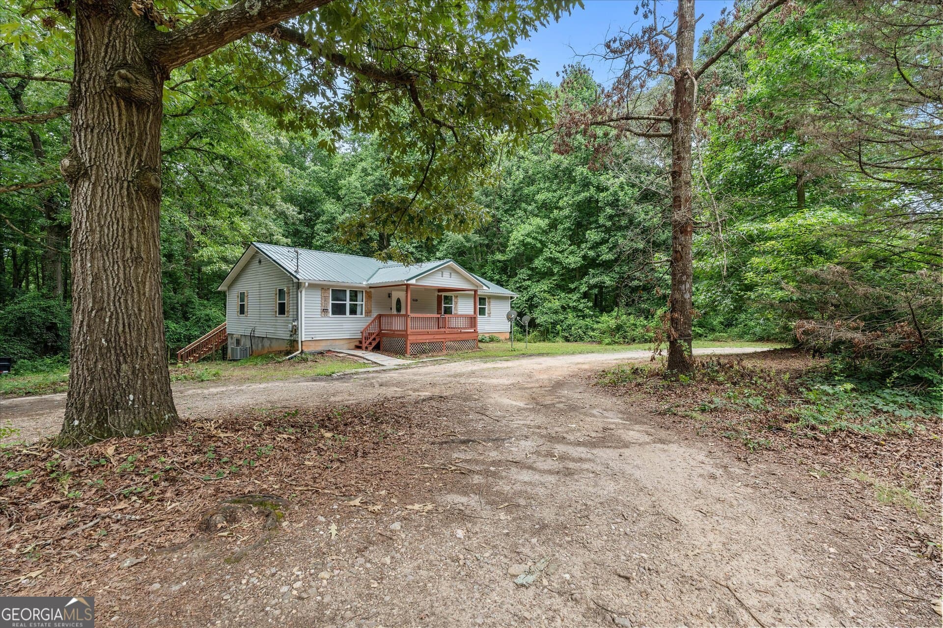 3 bedroom, 2 bathroom, 1,500 sq ft single family residence for sale at 5552 Smithfield Road, Bowdon, GA 30108 — photo 5