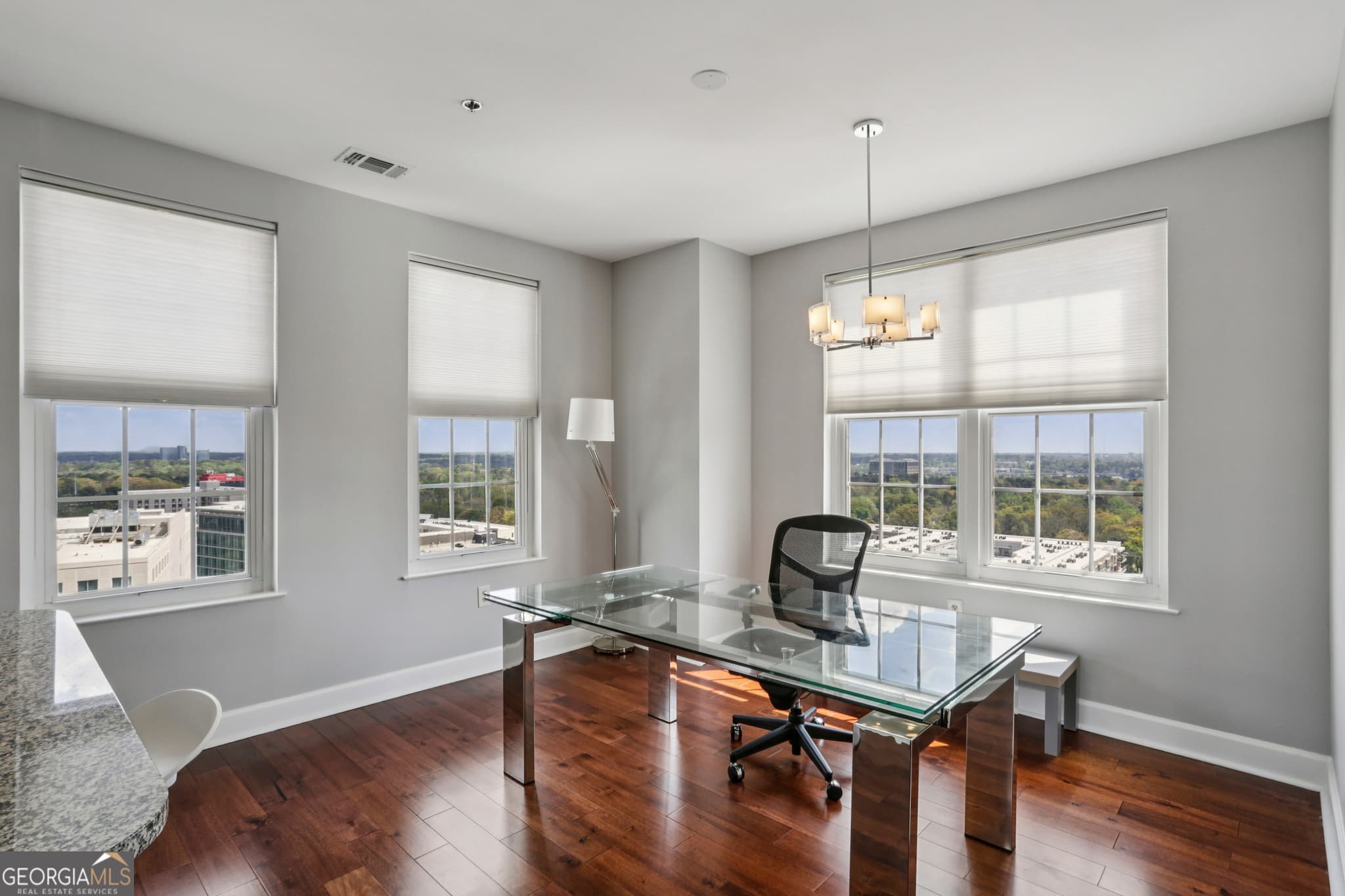 2 bedroom, 2 bathroom, 1,491 sq ft condominium for sale at 325 E Paces Ferry Road APT 1805, Atlanta, GA 30305 — photo 6