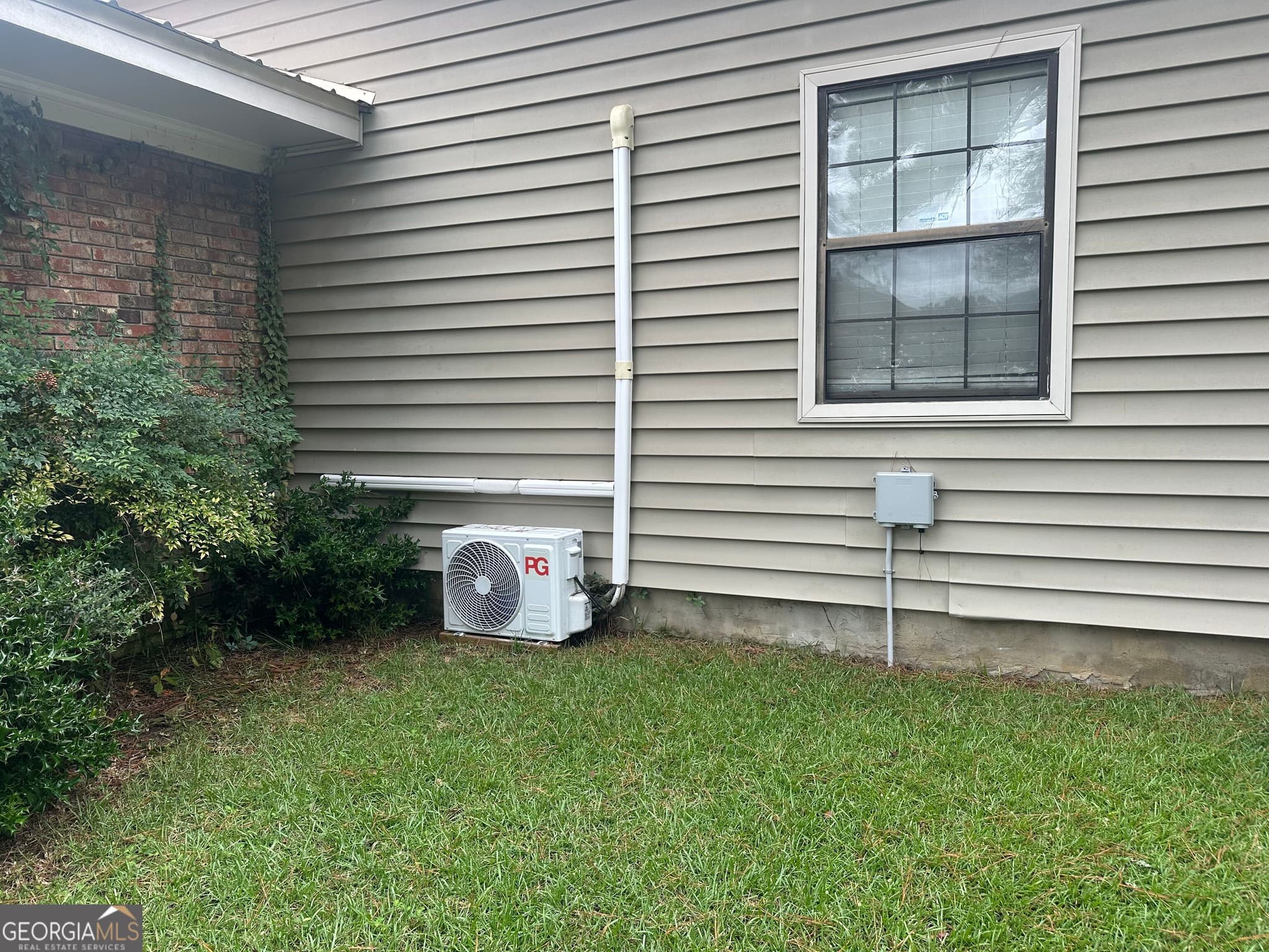 5 bedroom, 3 bathroom, 2,116 sq ft single family residence for sale at 1137 Windsor Drive, Tifton, GA 31794 — photo 4