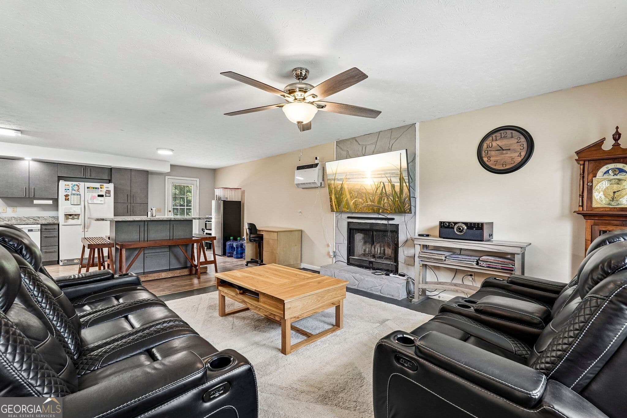 3 bedroom, 3 bathroom, 2,530 sq ft single family residence for sale at 52 Aspen Lake Trace, Newnan, GA 30263 — photo 8
