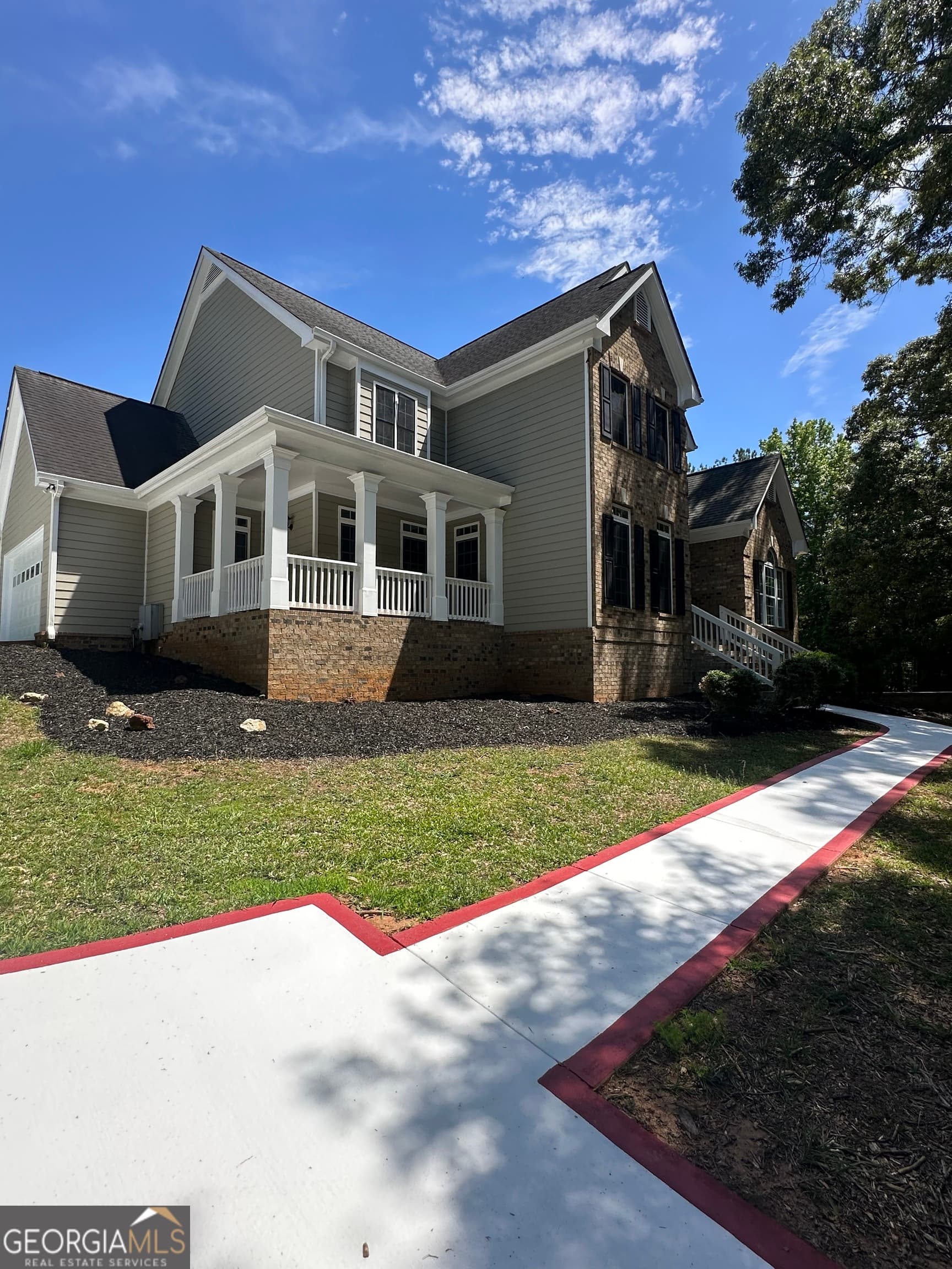 6 bedroom, 6.5 bathroom, 4,000 sq ft single family residence for sale at 65 Spratlin Way, Hull, GA 30646 — photo 2