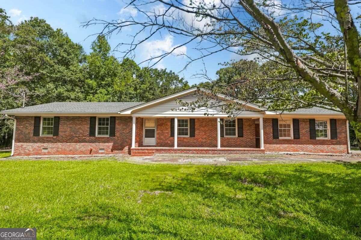 3 bedroom, 1.5 bathroom, 1,725 sq ft single family residence for sale at 9036 Highway 72, Hull, GA 30646 — photo 2