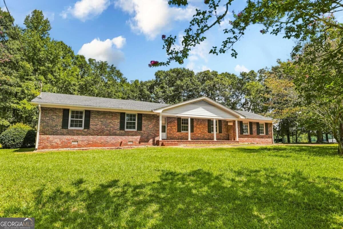 3 bedroom, 1.5 bathroom, 1,725 sq ft single family residence for sale at 9036 Highway 72, Hull, GA 30646