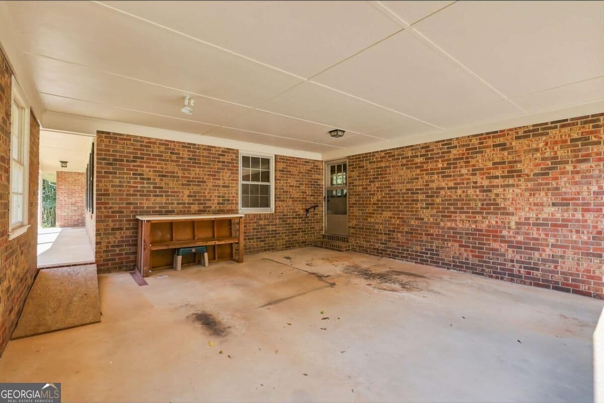 3 bedroom, 1.5 bathroom, 1,725 sq ft single family residence for sale at 9036 Highway 72, Hull, GA 30646 — photo 9