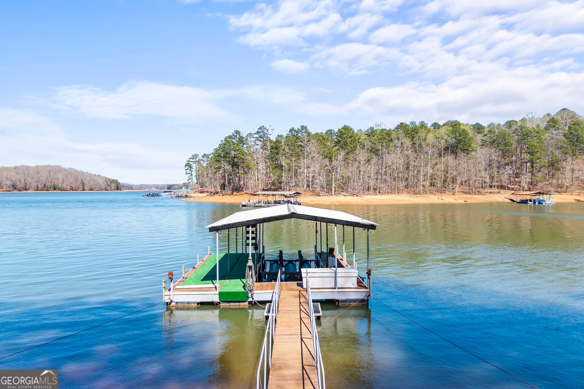 3 bedroom, 3 bathroom, 3,660 sq ft single family residence under contract at 424 Capri Point, Lavonia, GA 30553 — photo 7