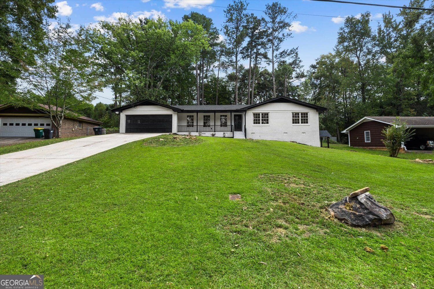 3 bedroom, 2 bathroom, 3,833 sq ft single family residence for sale at 1674 Lamancha Drive, Lawrenceville, GA 30044 — photo 5