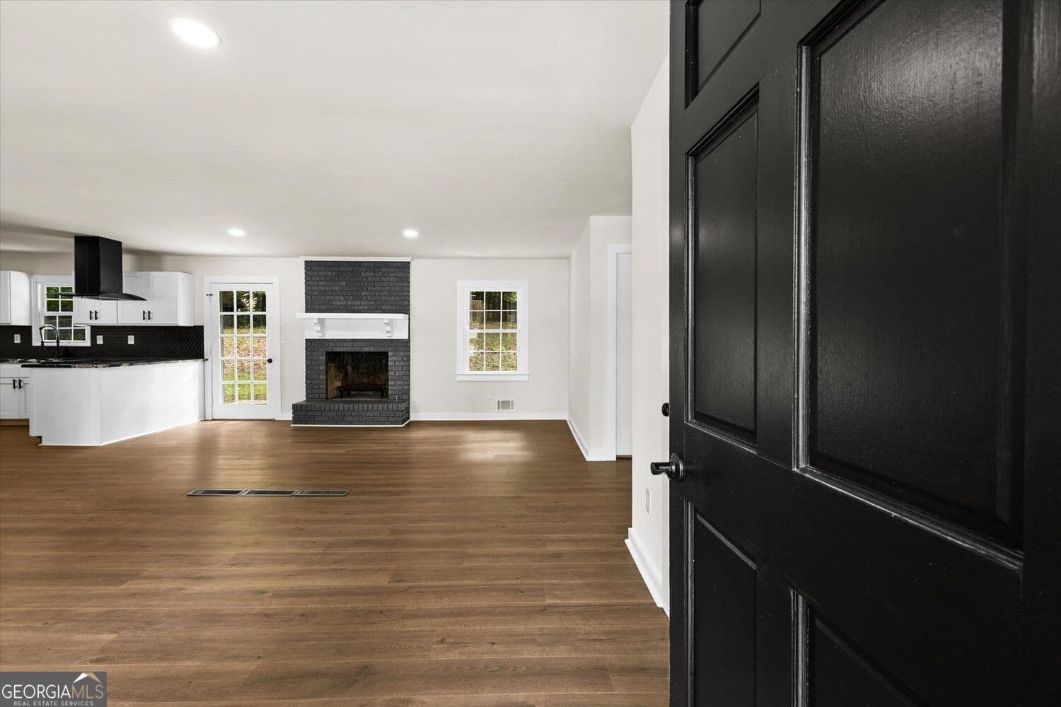 3 bedroom, 2 bathroom, 3,833 sq ft single family residence for sale at 1674 Lamancha Drive, Lawrenceville, GA 30044 — photo 9