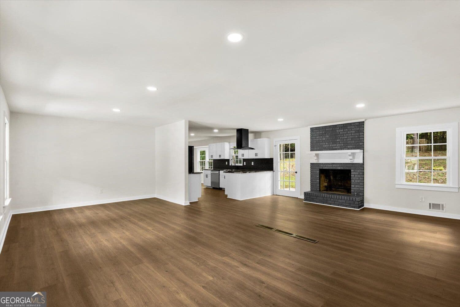 3 bedroom, 2 bathroom, 3,833 sq ft single family residence for sale at 1674 Lamancha Drive, Lawrenceville, GA 30044 — photo 10