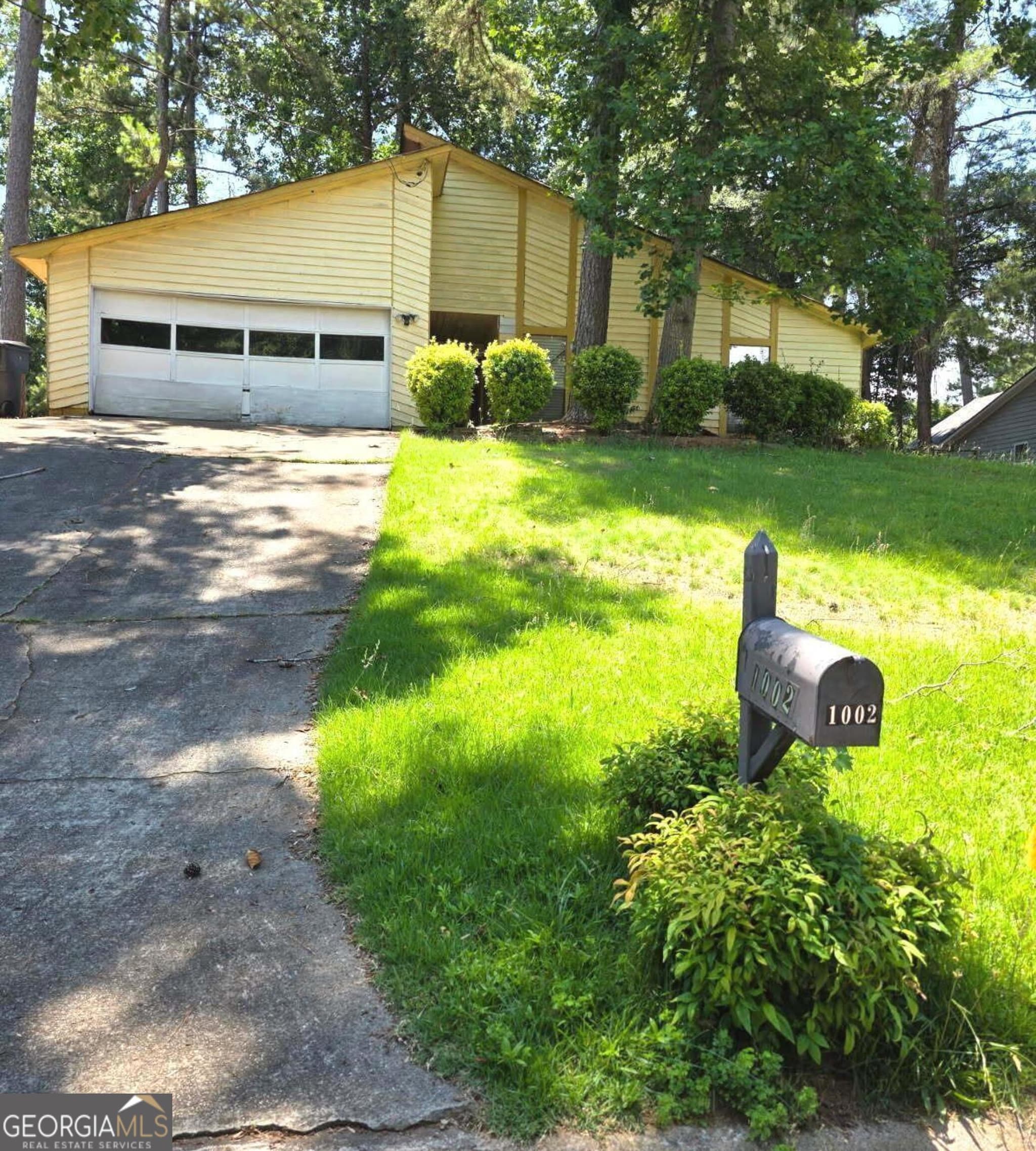 3 bedroom, 2.5 bathroom, 1,515 sq ft single family residence sold at 1002 NW Tahoe Trail, Lilburn, GA 30047
