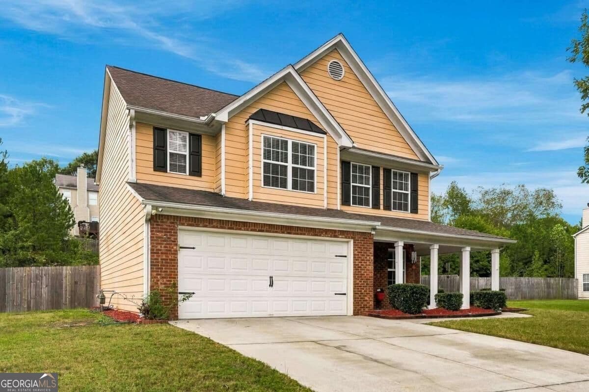 4 bedroom, 2.5 bathroom, 2,128 sq ft single family residence for sale at 825 Shannon Road, Loganville, GA 30052 — photo 4