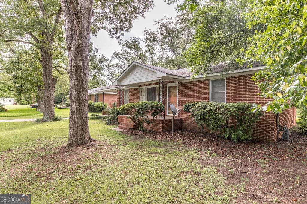 3 bedroom, 1.5 bathroom, 1,025 sq ft single family residence for sale at 2877 Wilkes Court, Macon, GA 31217 — photo 5
