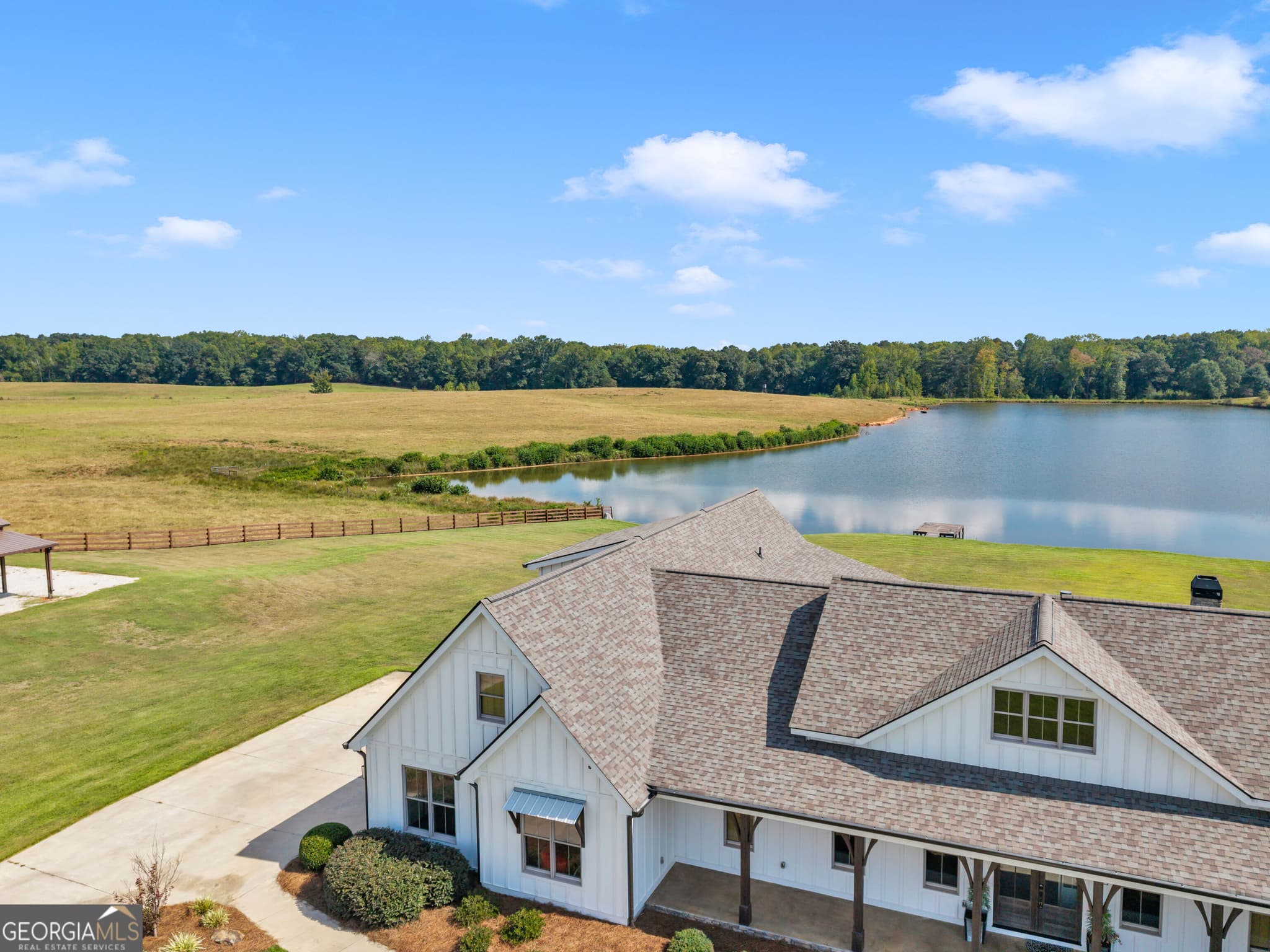 4 bedroom, 3.5 bathroom, 3,338 sq ft single family residence for sale at 4191 Hwy 11, Mansfield, GA 30055 — photo 4