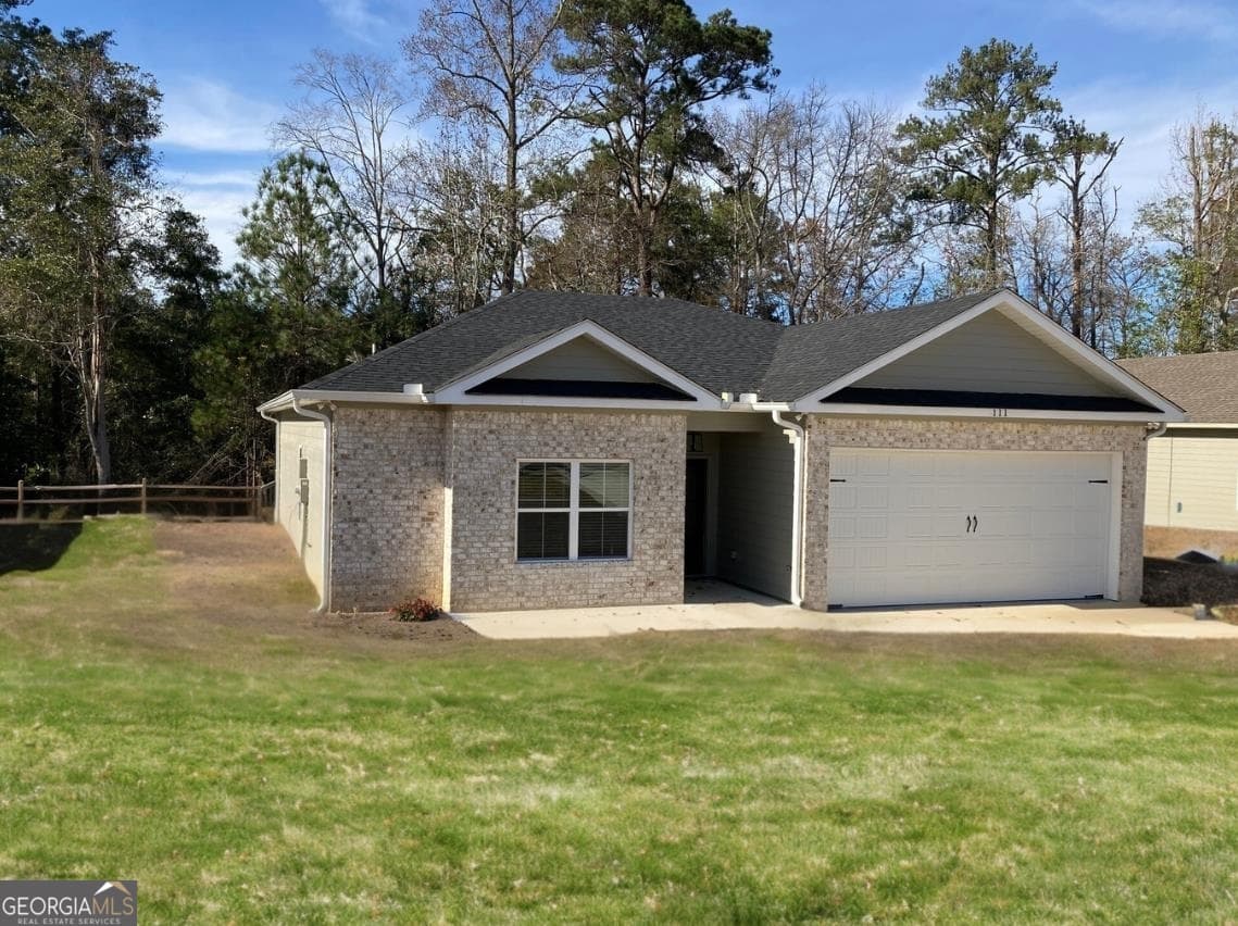 3 bedroom, 2.5 bathroom, 1,685 sq ft single family residence for sale at 111 Barfoot Bayou Lane 3, Eufaula, AL 36027 — photo 1 of 31