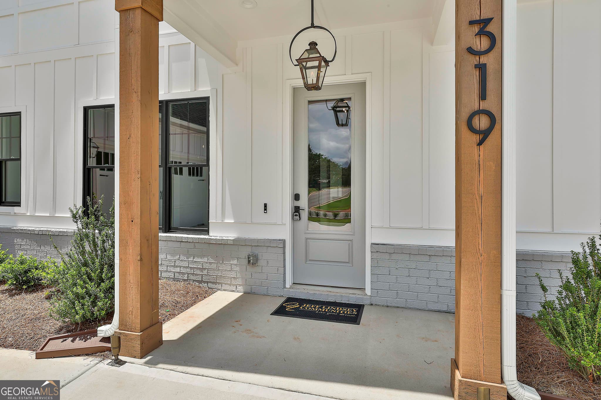 5 bedroom, 4.5 bathroom, 2,796 sq ft single family residence for sale at 319 Ruffian Circle 71, Peachtree City, GA 30269 — photo 5