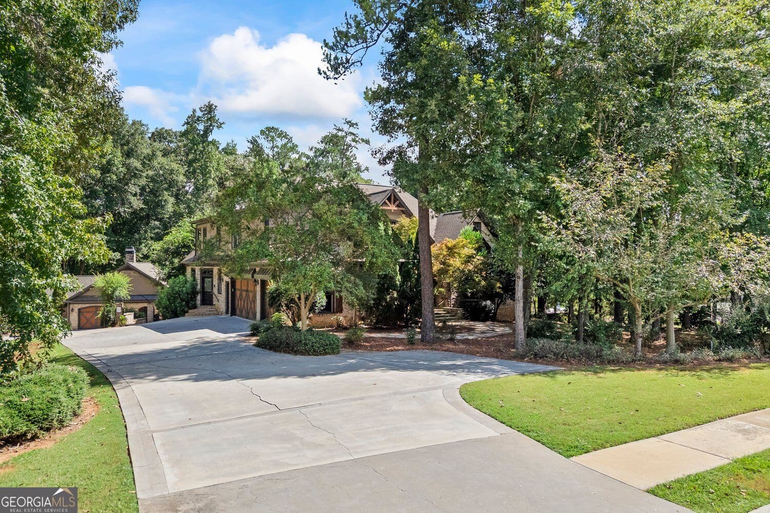 4 bedroom, 6 bathroom, 7,448 sq ft single family residence for sale at 536 St Ives Walk, Monroe, GA 30655 — photo 6