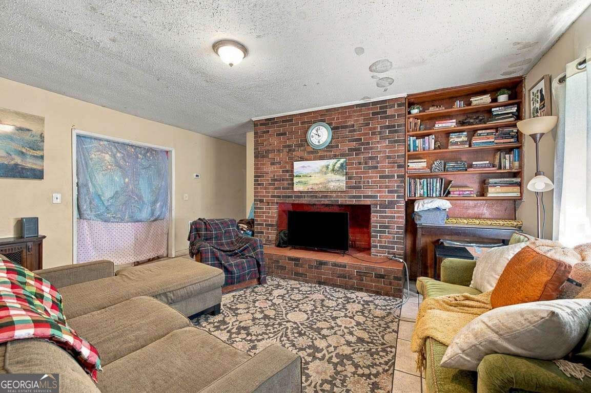 3 bedroom, 2 bathroom, 1,680 sq ft single family residence for sale at 801 Oak Bluff Road, Brunswick, GA 31525 — photo 4