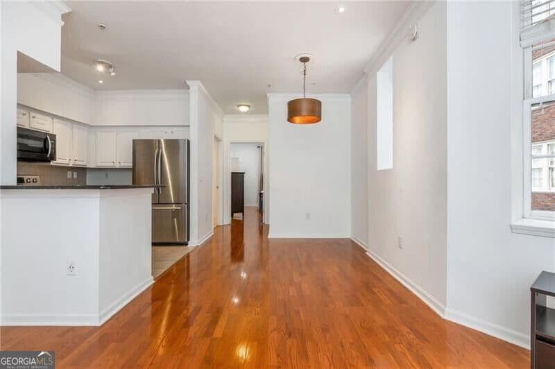 1 bedroom, 1 bathroom, 902 sq ft condominium for sale at 800 Peachtree Street 306, Atlanta, GA 30308 — photo 6