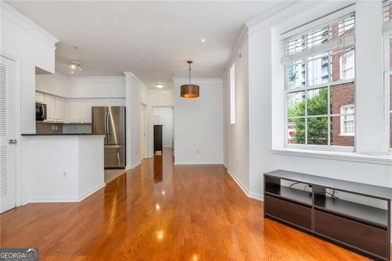 1 bedroom, 1 bathroom, 902 sq ft condominium for sale at 800 Peachtree Street 306, Atlanta, GA 30308 — photo 7