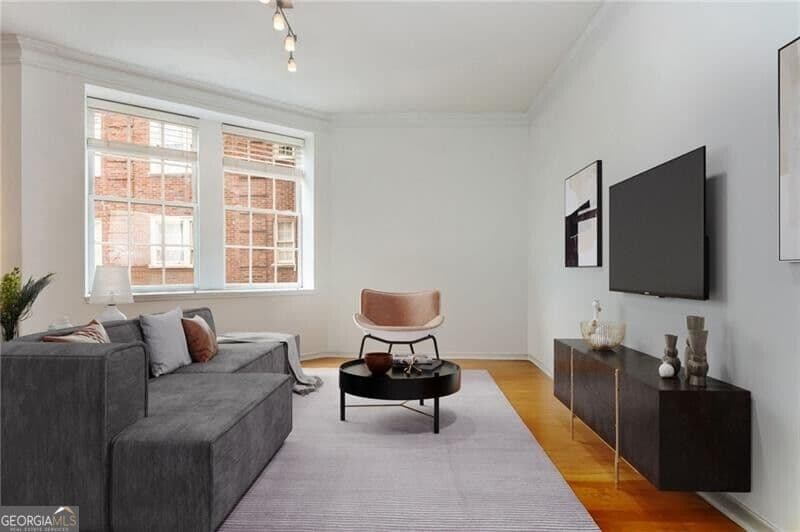 1 bedroom, 1 bathroom, 902 sq ft condominium for sale at 800 Peachtree Street 306, Atlanta, GA 30308