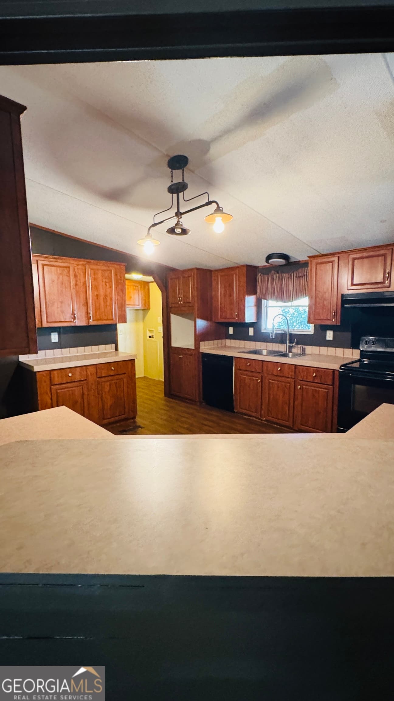 3 bedroom, 2 bathroom, 2,592 sq ft manufactured home,single family residence for sale at 495 Mitchell Drive, Reidsville, GA 30453 — photo 4