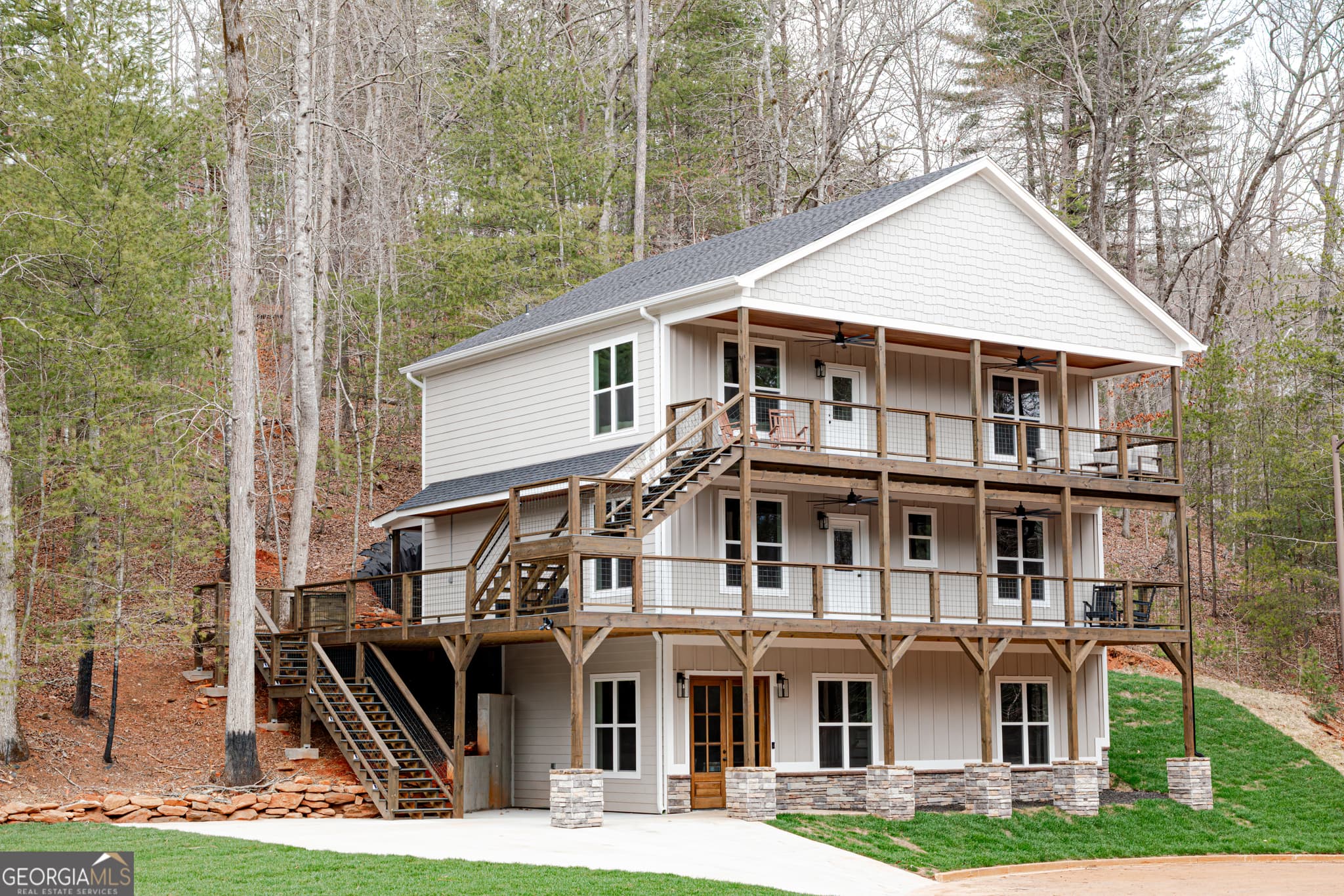 5 bedroom, 5.5 bathroom, 3,259 sq ft single family residence for sale at 361 Sportarten Strasse, Helen, GA 30545 — photo 2